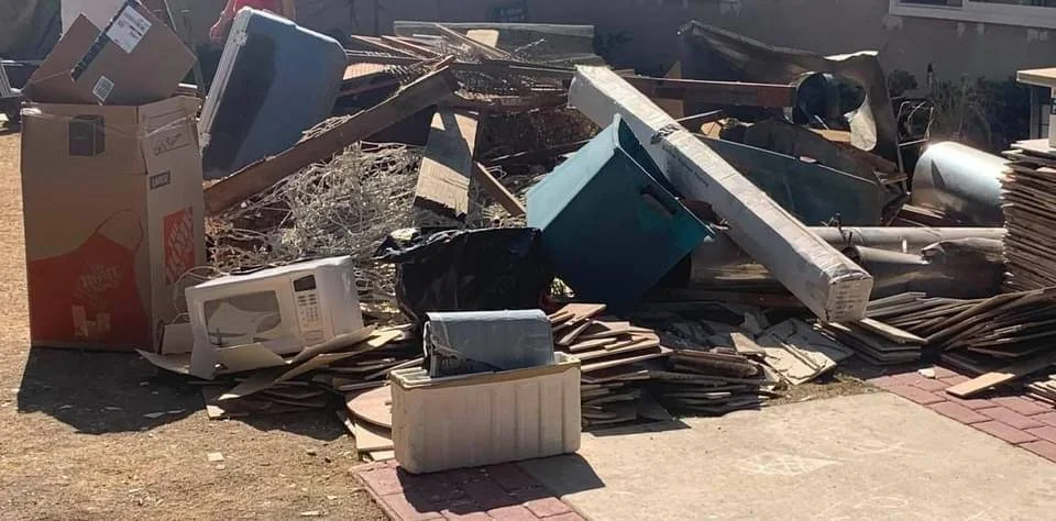 Quick curbside junk pickup in Murrieta, Temecula, Wildomar, Lake Elsinore, Menifee, CA