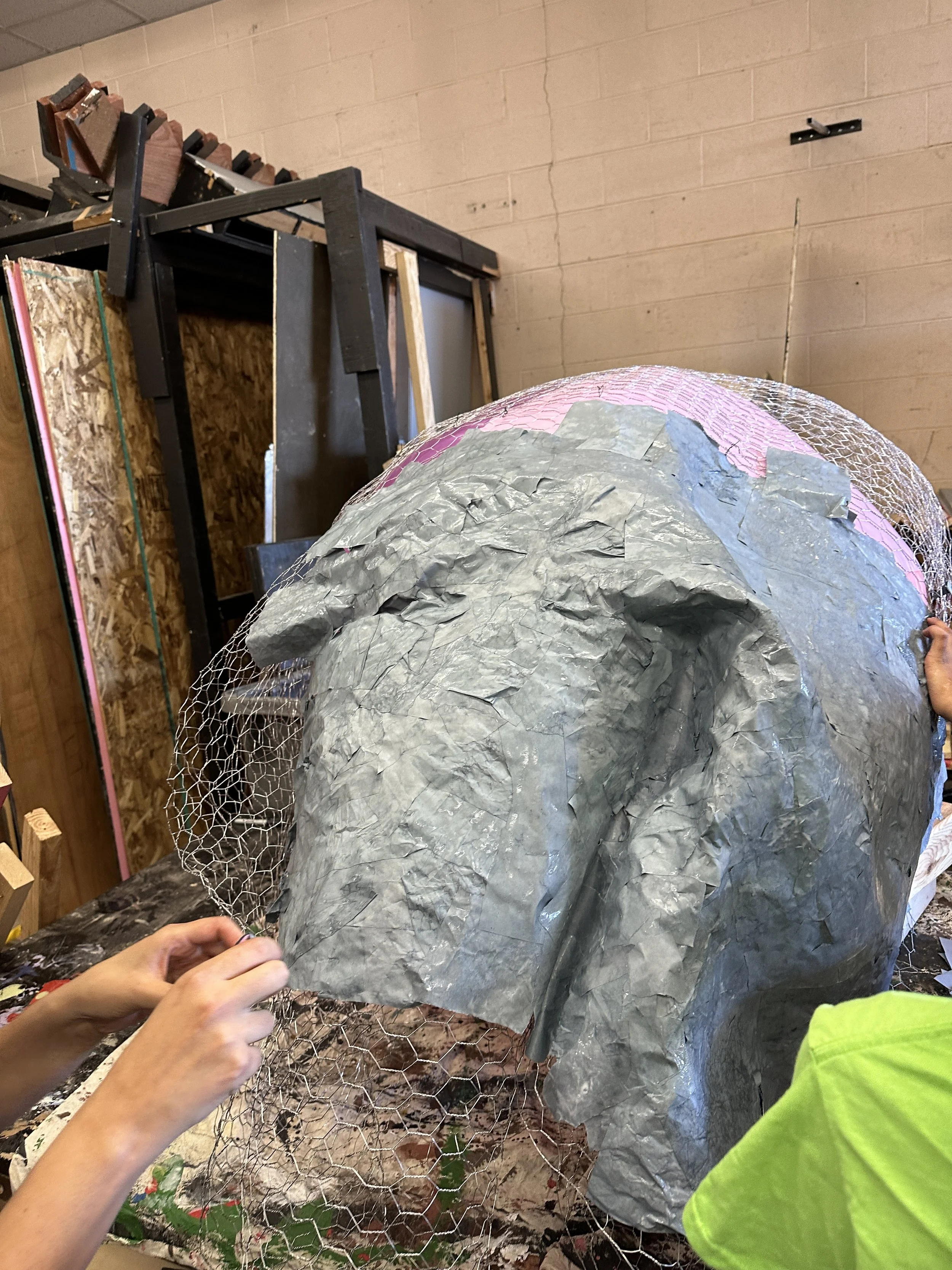 Paper maching the elephant head