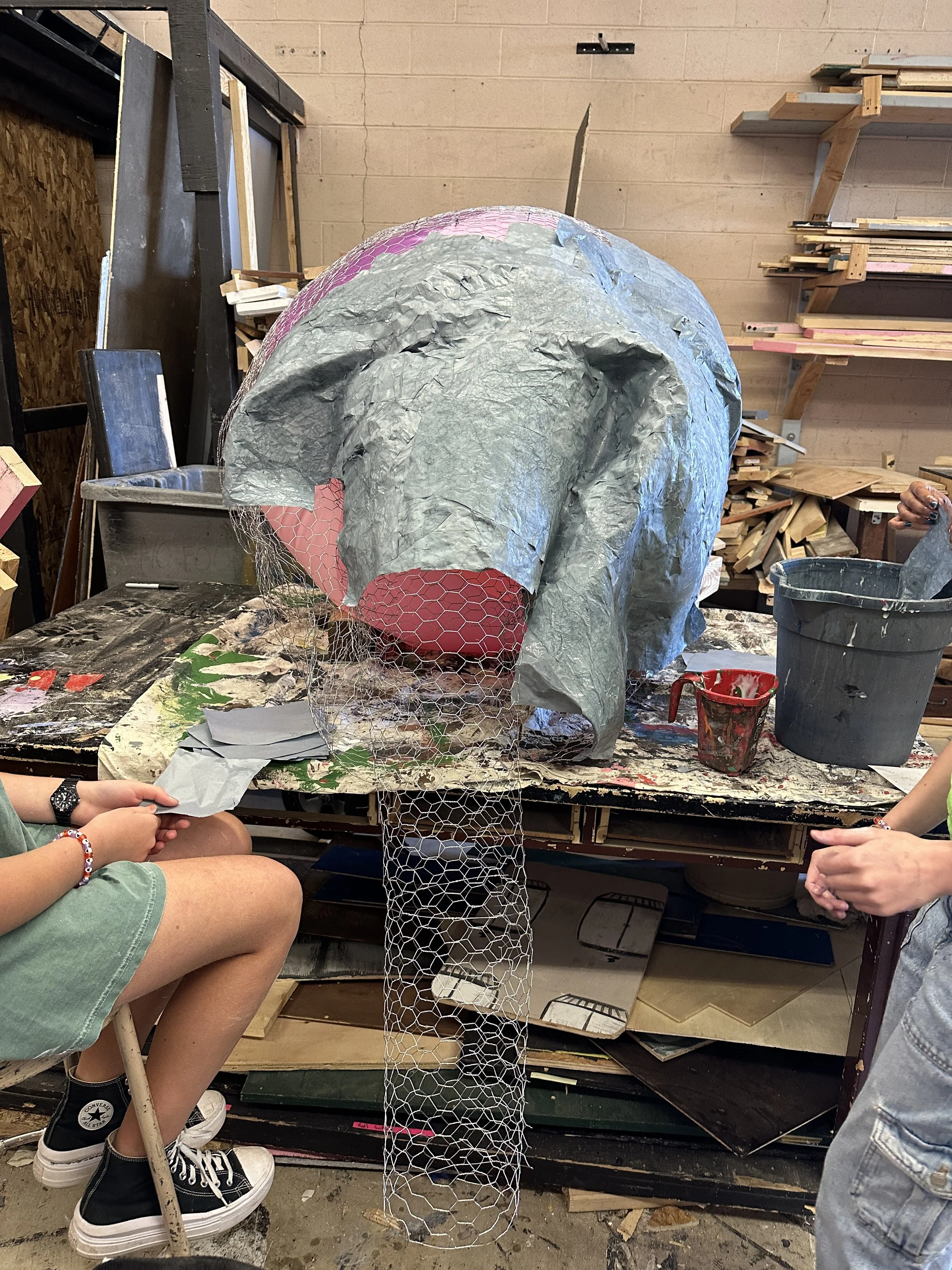 Paper maching the elephant head