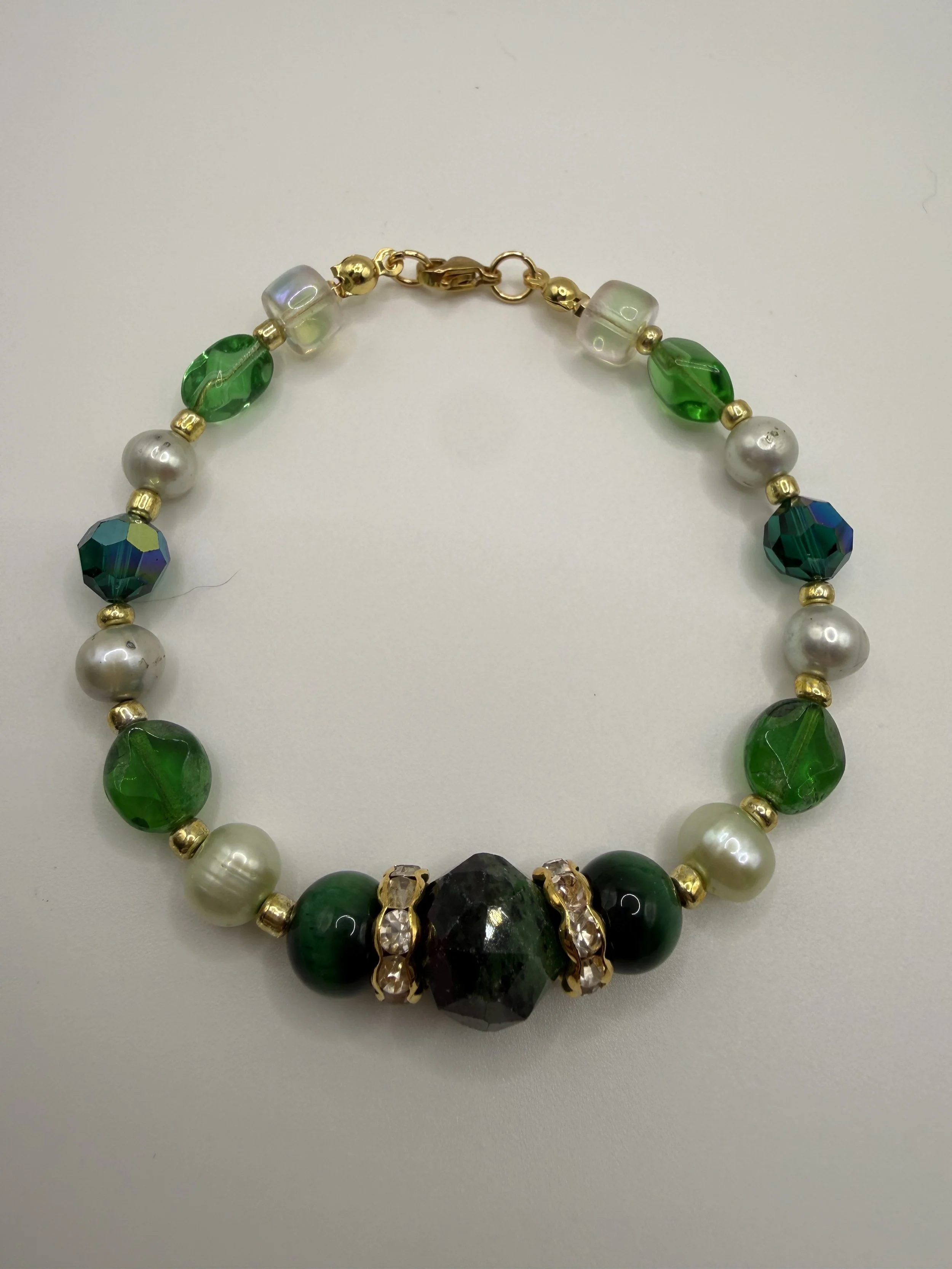 Elegant Zoisite and Pearl Bracelet
