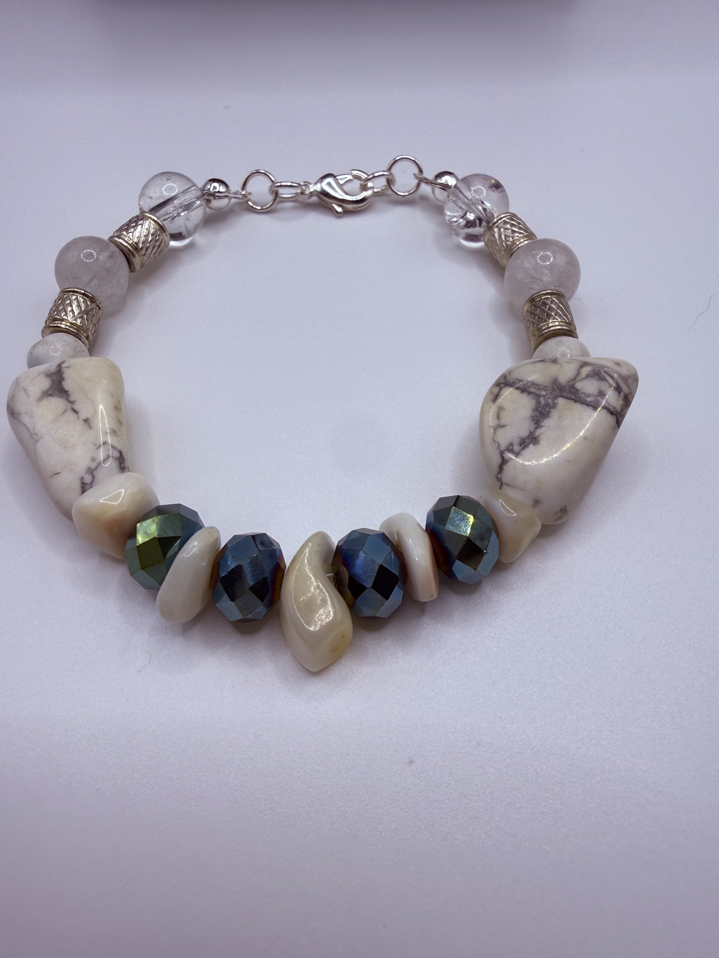Iolite and Shell Chips Bracelet