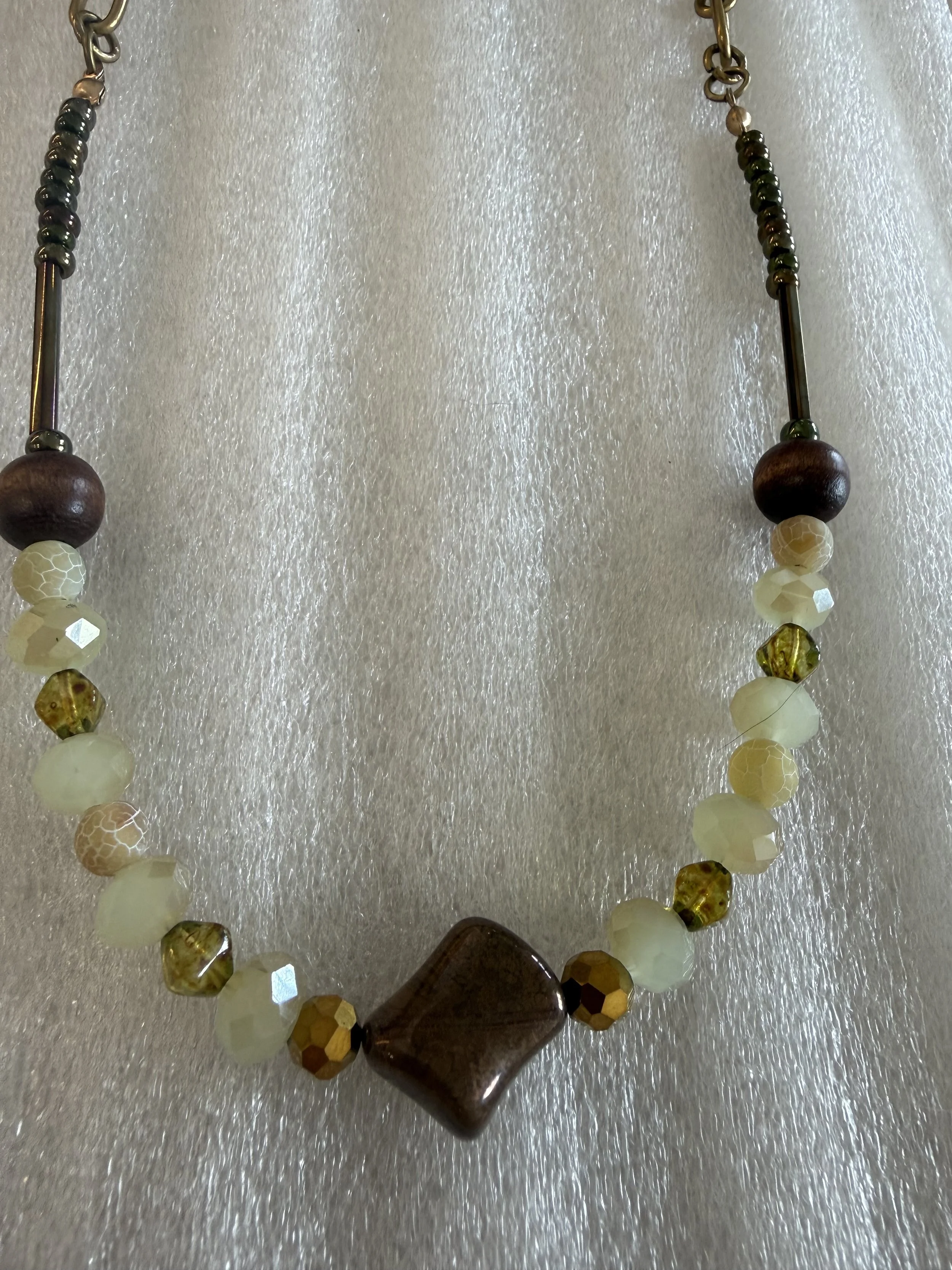 Elegant Olive Crystal & Bronze Necklace