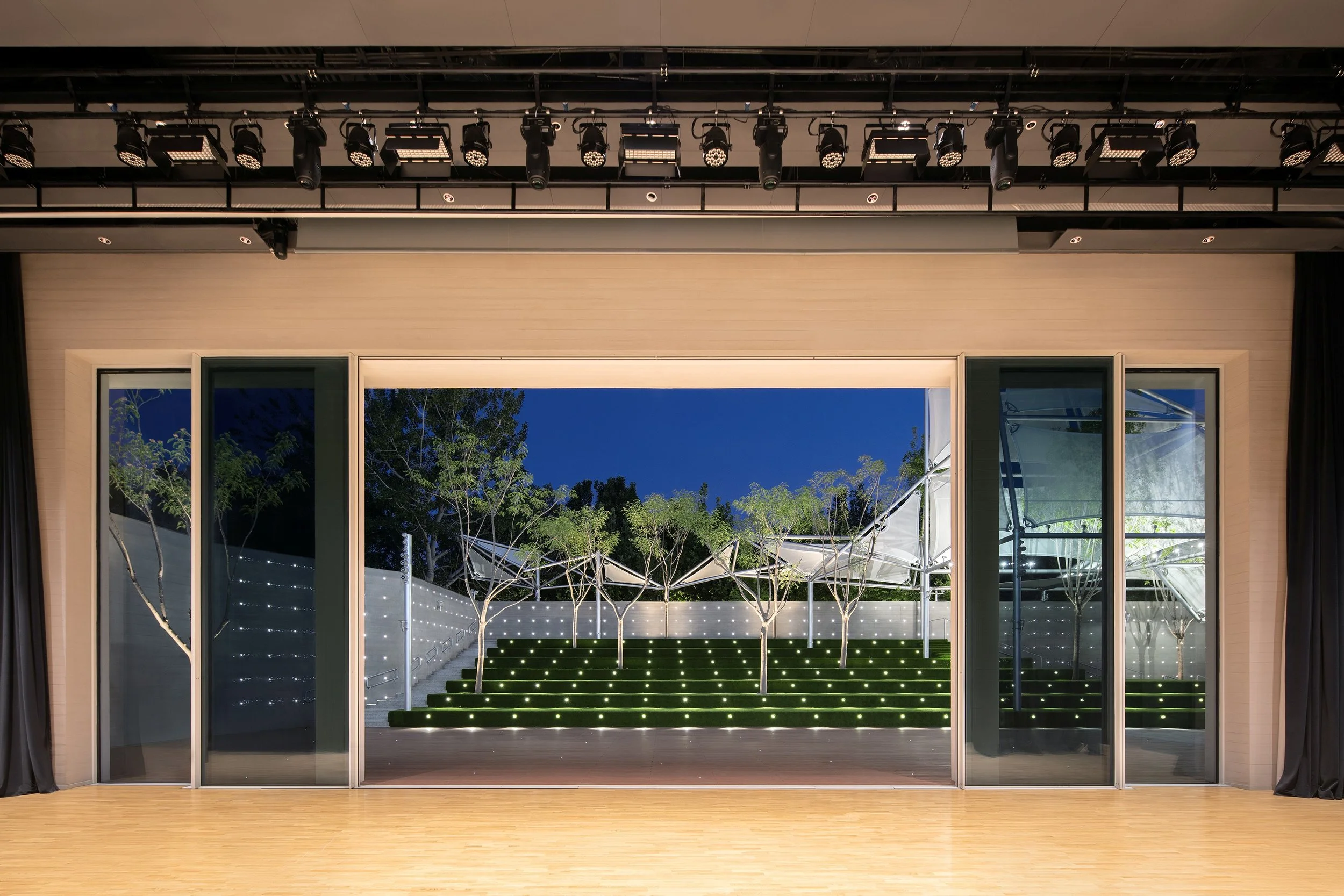 05D+ Stage Night 2.jpg