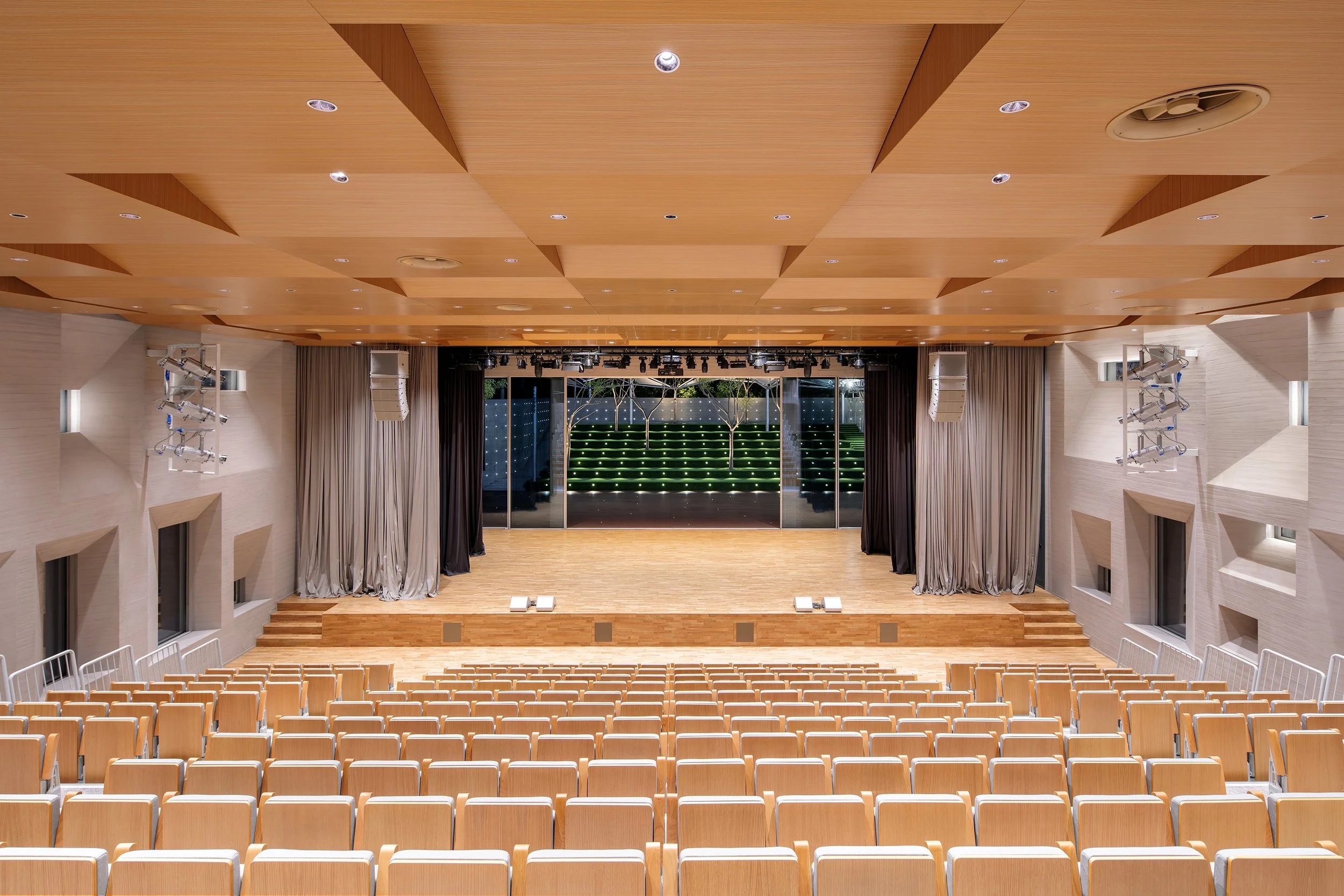 06D+ Stage Night 1.jpg