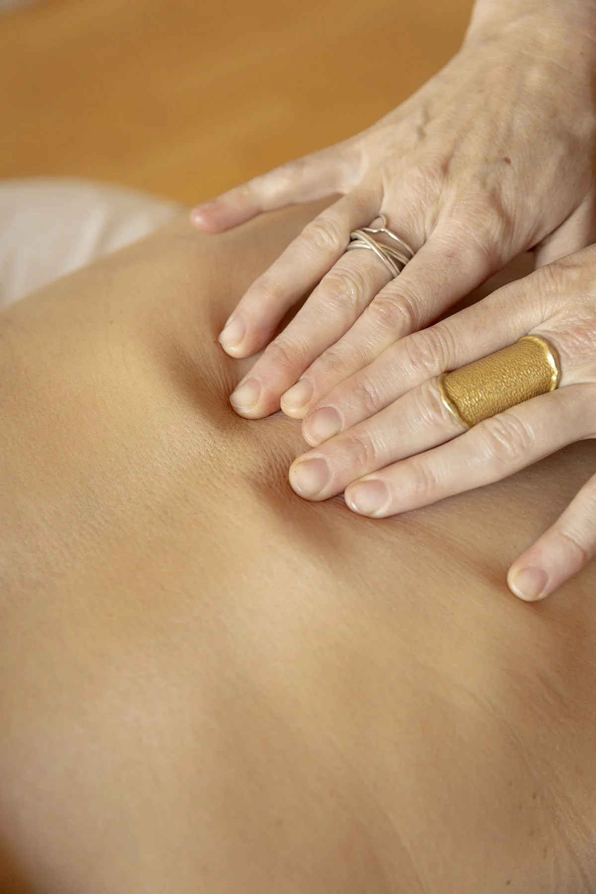 SARA KO BODY THERAPY, HANDS ON BODY