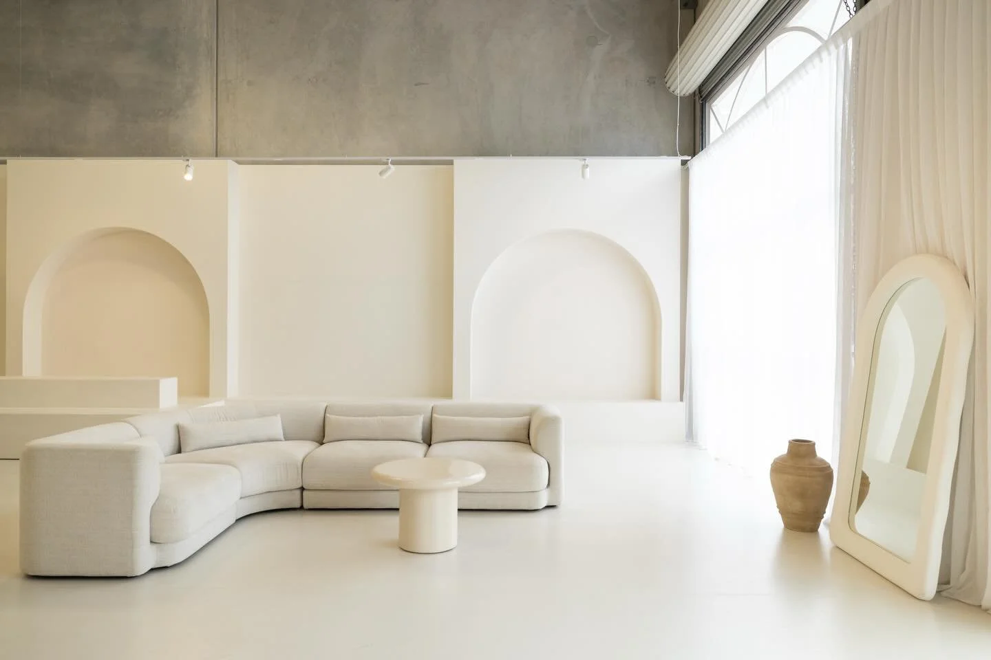 Luma Space 🤍

The canvas for your next shoot or event. 

Enquire via the link in our bio. 

#sunshinecoastphotographystudio #sunshinecoastphotographer #studiohire #contentstudio #sunshinecoast