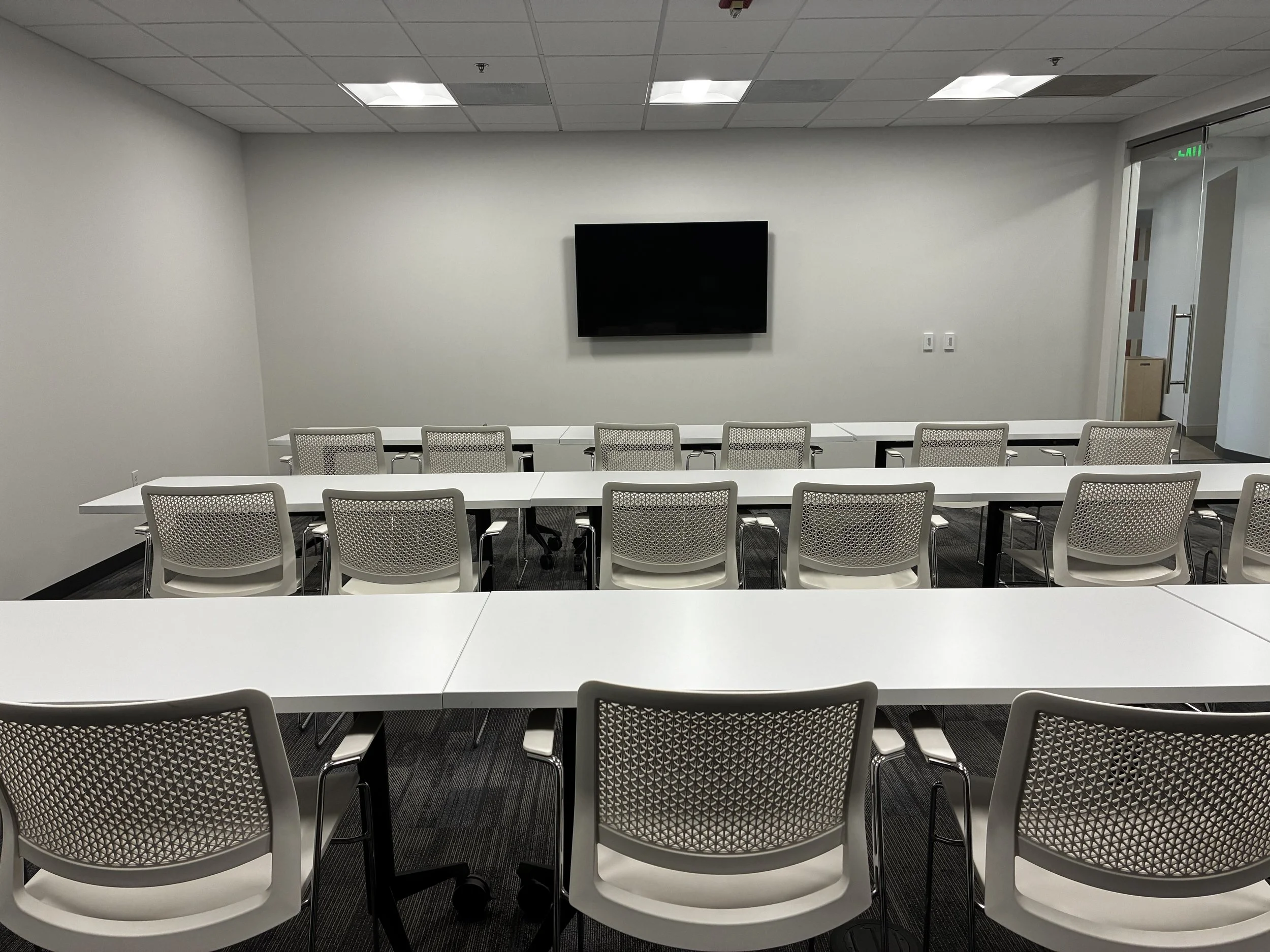 Spacious training room for Life Artistry Counseling group therapy and workshops.