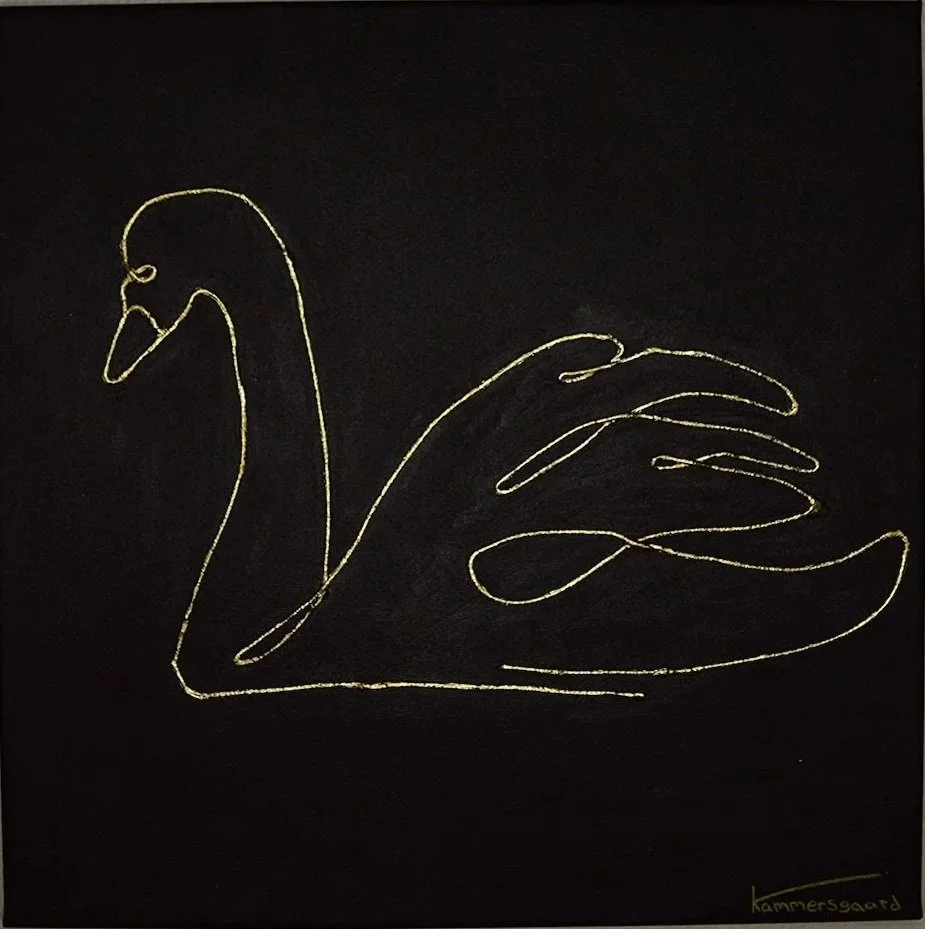  
 Svane 
   40x40 lærred, akryl, modeling paste, slagmetal.  
 Pris 600,- DKK   
 
