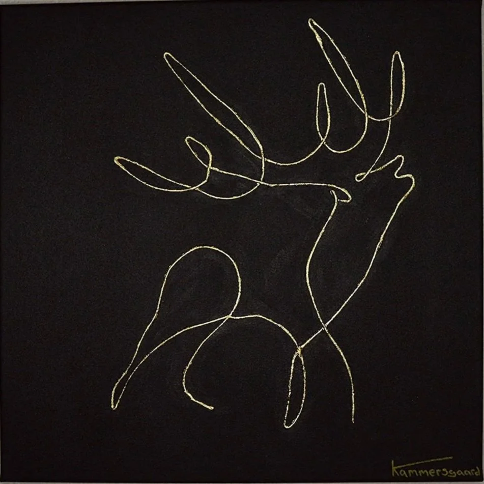  
 Elg 
   40x40 lærred, akryl, modeling paste, slagmetal.  
 Pris 600,- DKK   
 