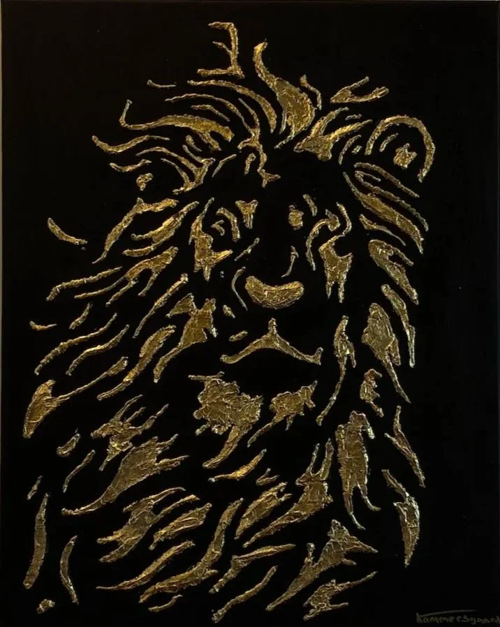  
 Leo 
   40x50 lærred, akryl, modeling paste, slagmetal.  
 Pris 800,- DKK   
 