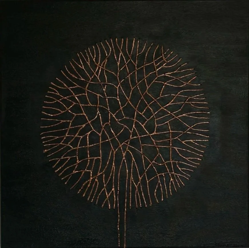  
 Abstrakt 5 
   50x50 lærred, akryl, modeling paste, slagmetal.  
 Pris 1000,- DKK   
 