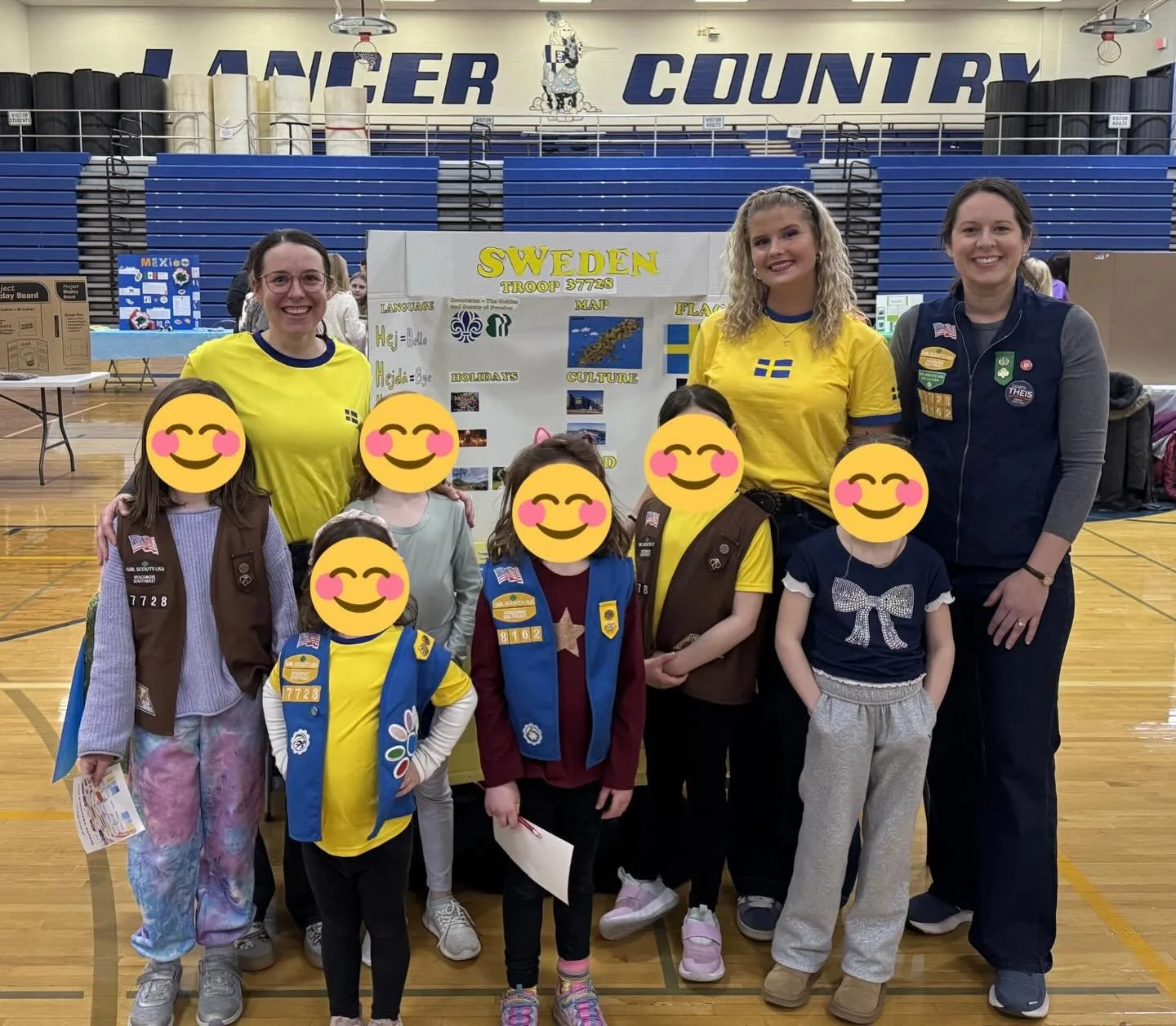 Burleigh Brownies (and younger sibling Daisies) presented Sweden at the Girl Scouts World Thinking Day event at Brookfield Central High School tonight. Thank you @jen4elmbrook and other Girl Scout volunteers for organizing the event. It was great to 