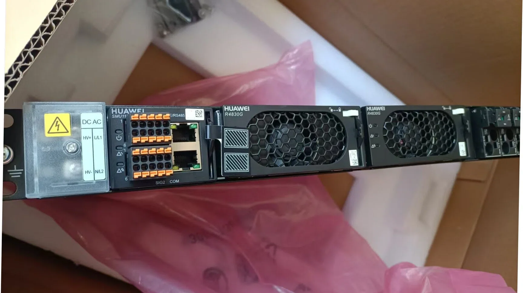 Fuente de alimentación redundante modular.webp