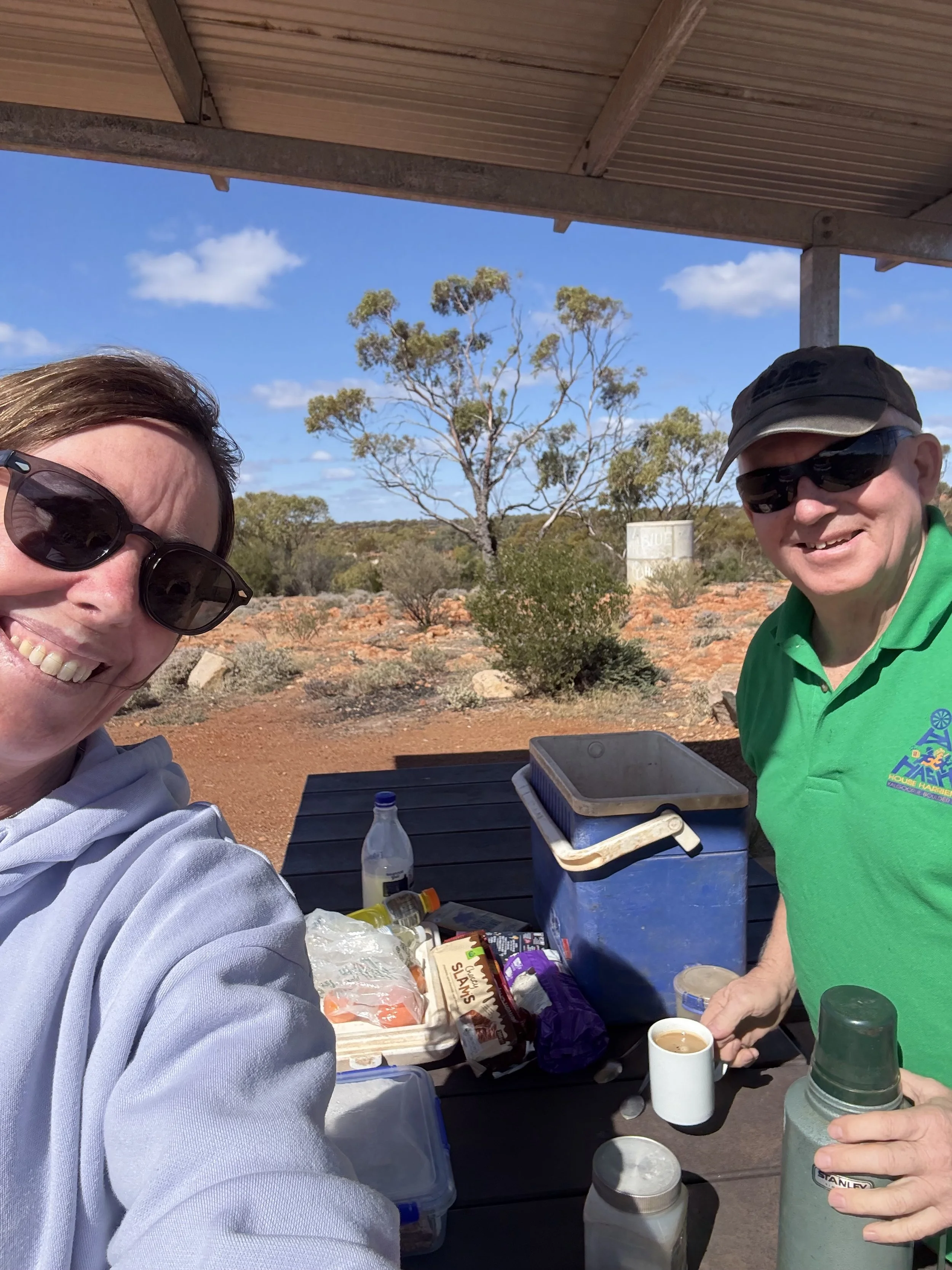 Flkeur and Tuesday having lunch at Niagara Dam