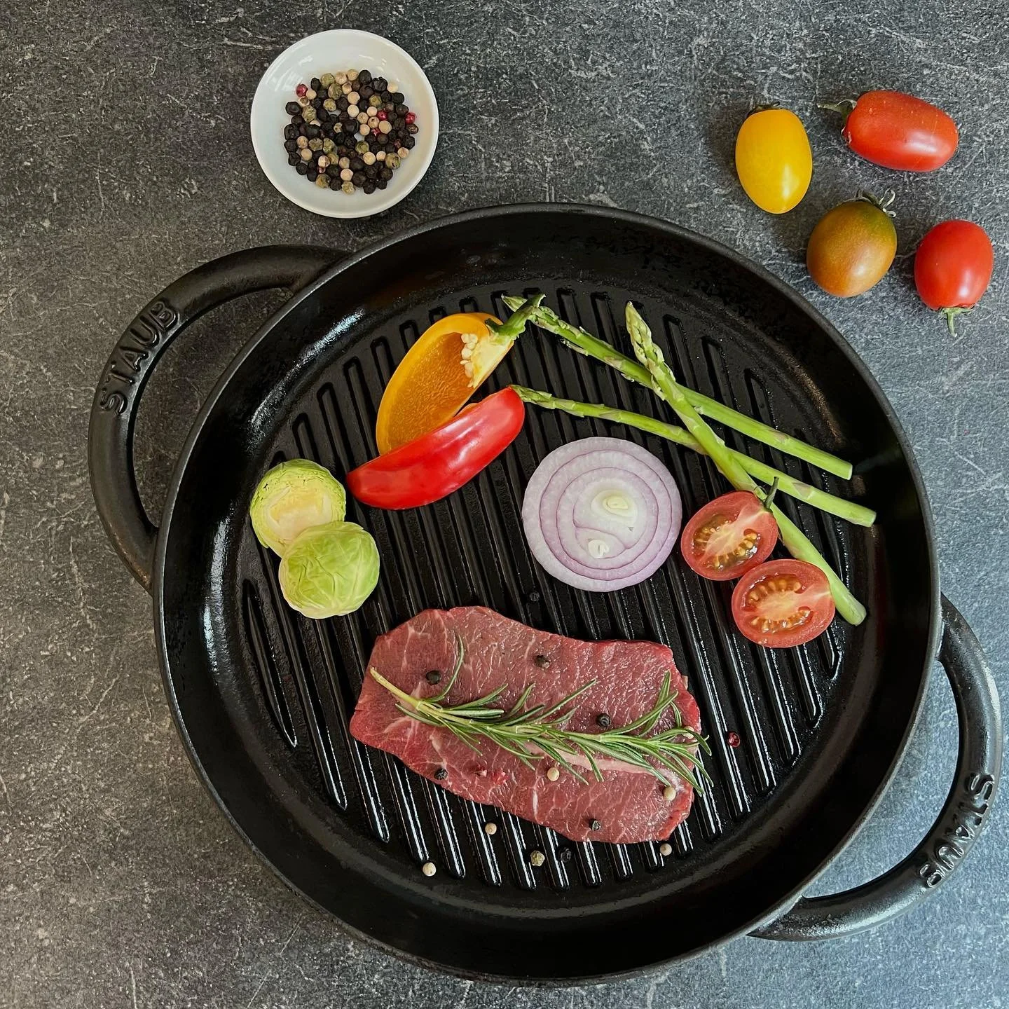 생고기 스타일링🥩

#food #baking #cooking #foodstyling #steak #foodphotography #portfolio_sebin