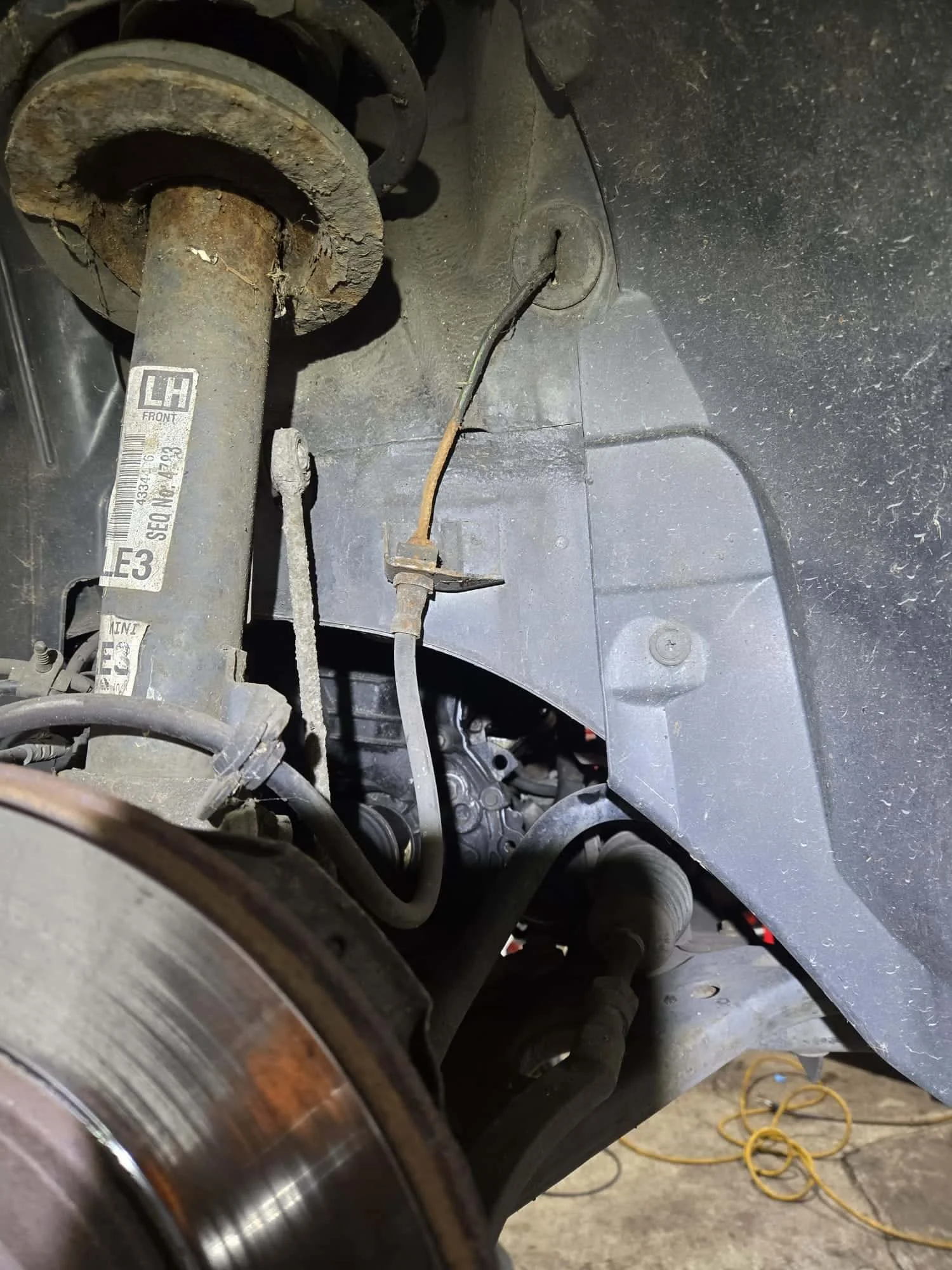 Repairing brake pipes on a customers car