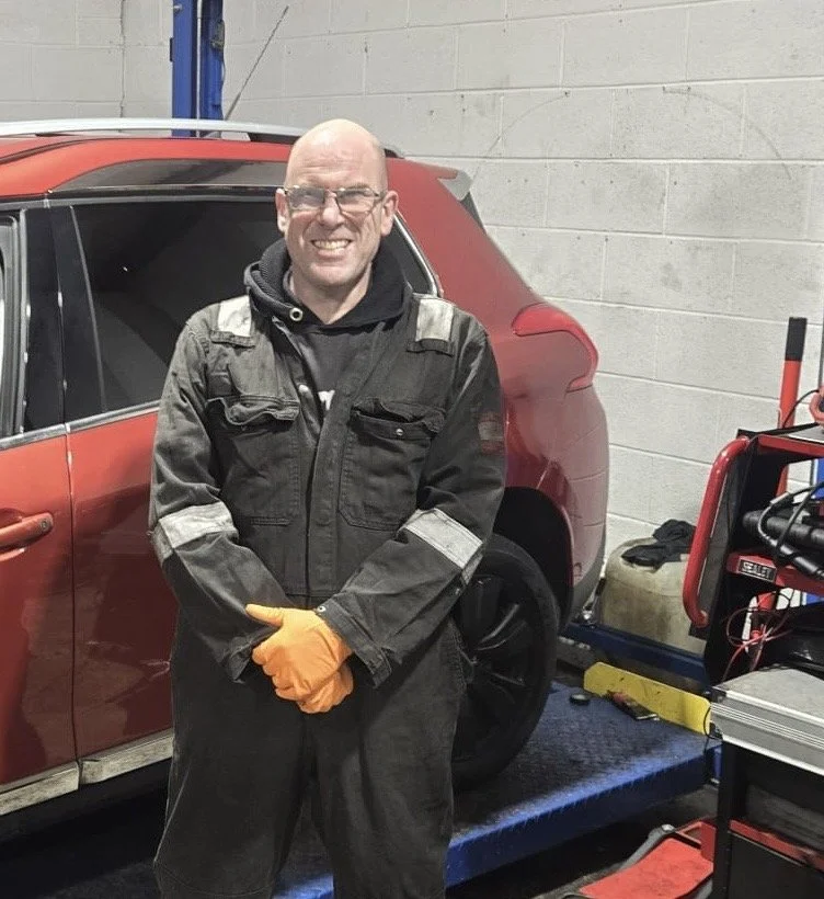 Photo of the mechanic at Premier tyres spondon