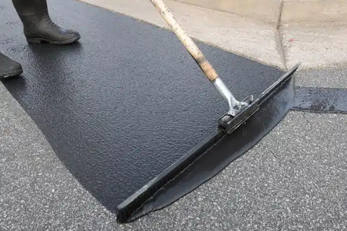 How Sealcoating Protects Against Oil Spills and Stains