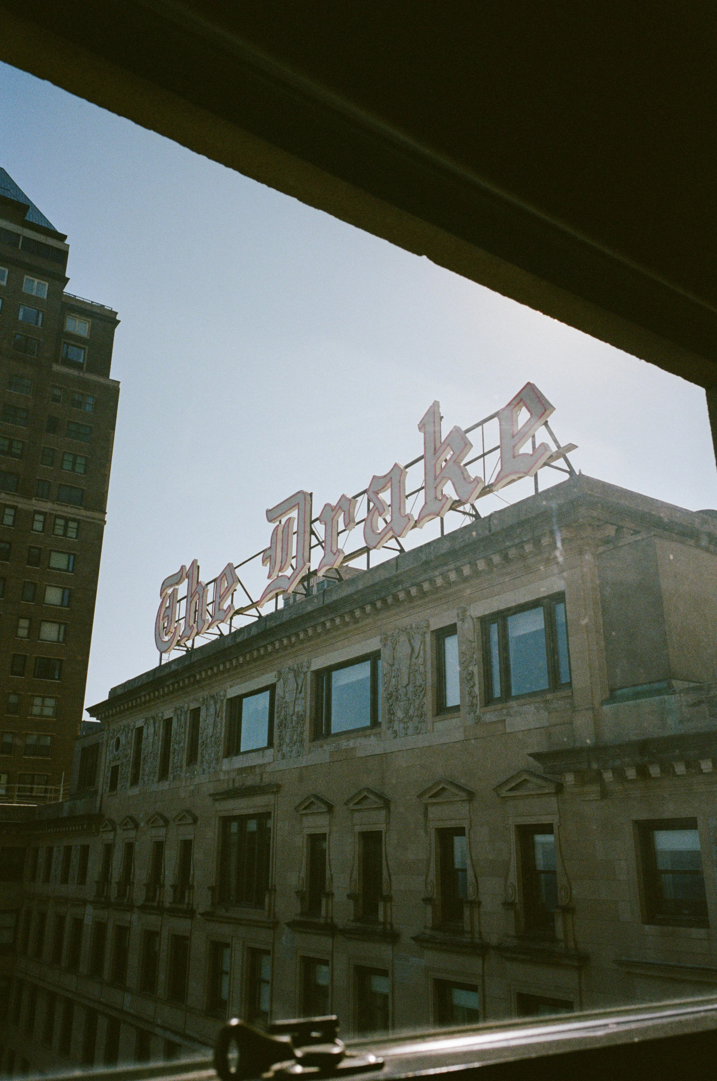 the-drake-chicago-wedding7.jpg