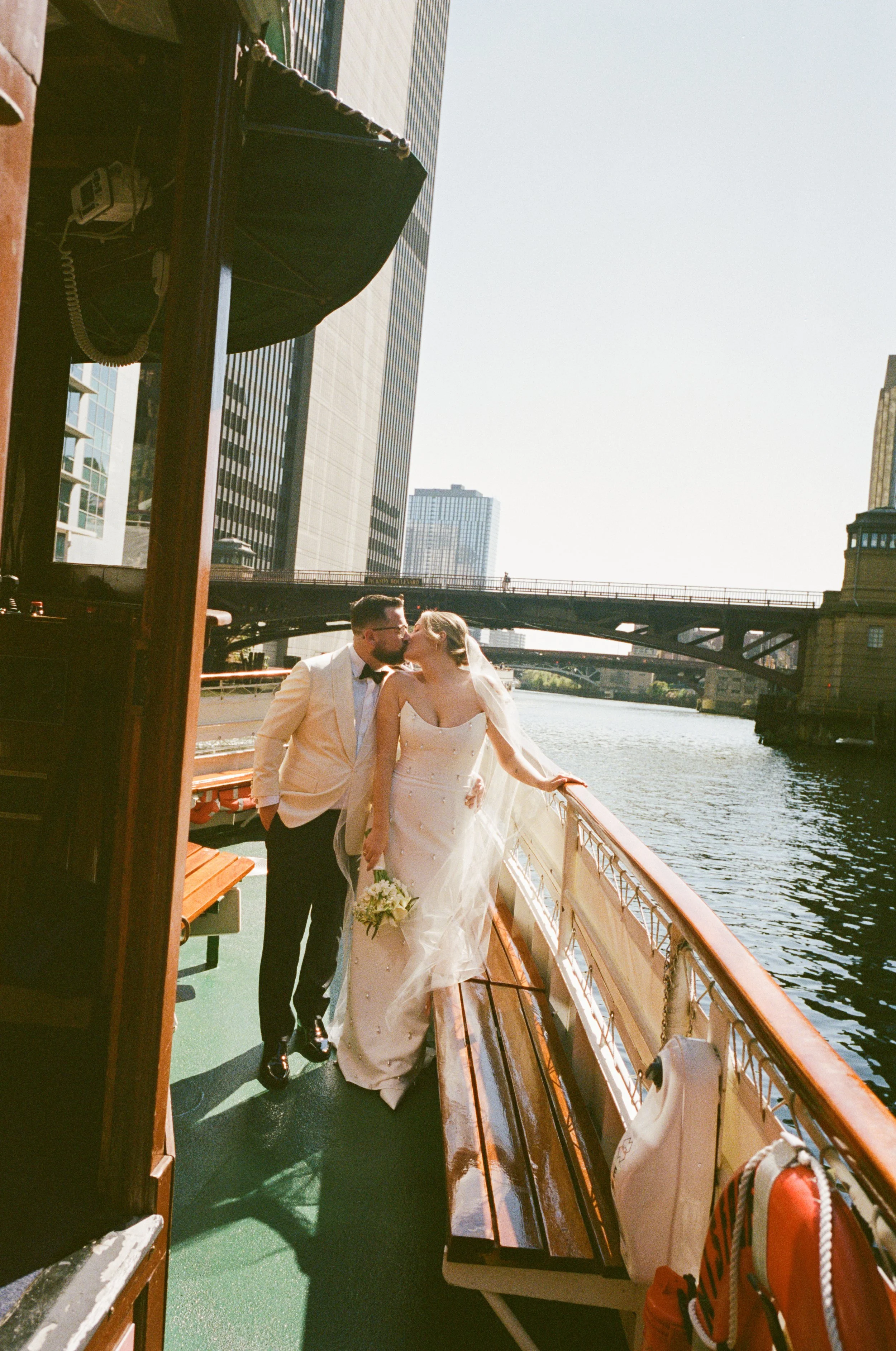 chicago-line-cruises-wedding4.jpg