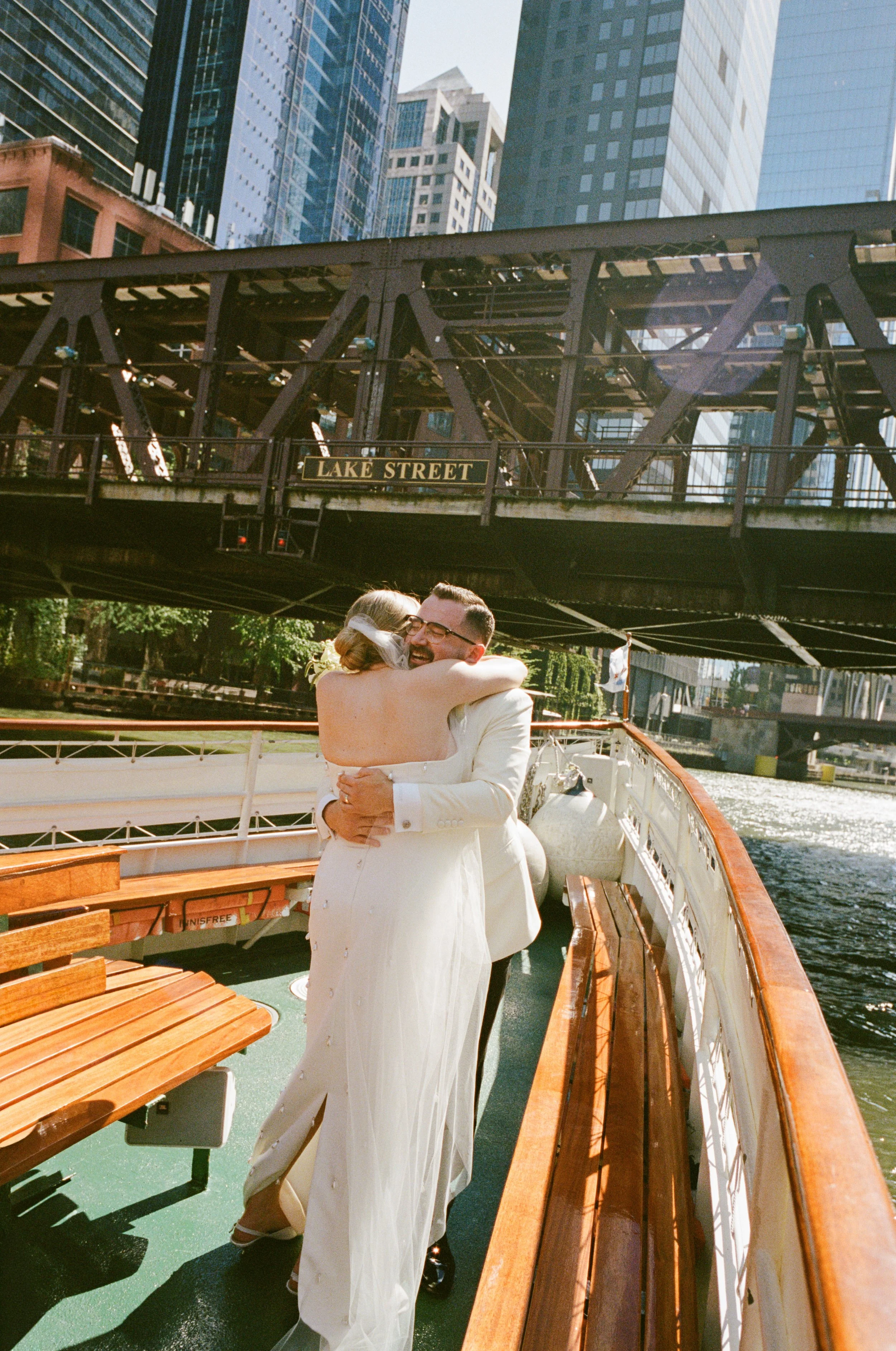 chicago-line-cruises-river-wedding1.jpg