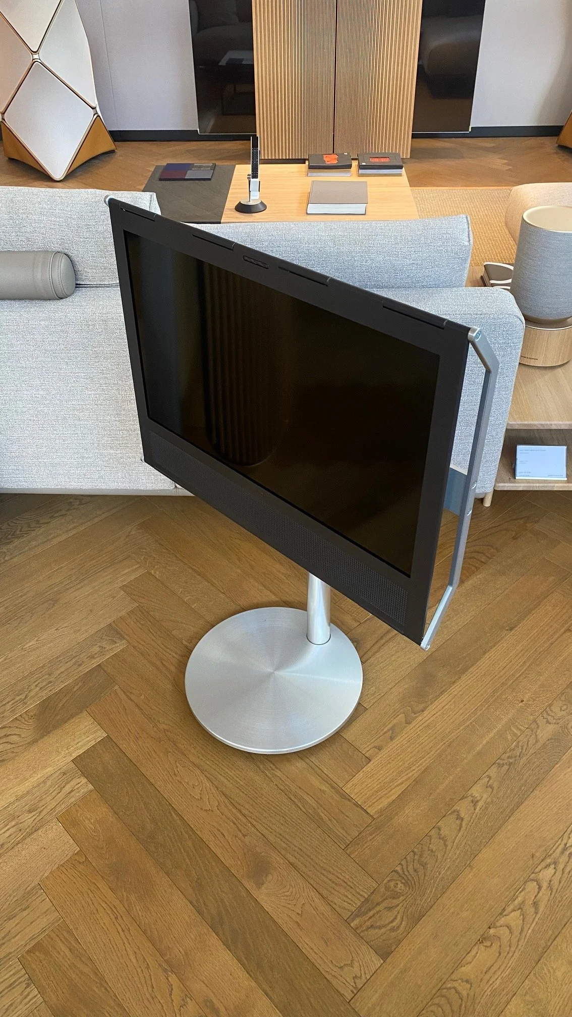 Beoplay V1-32-1 schwarz.jpeg