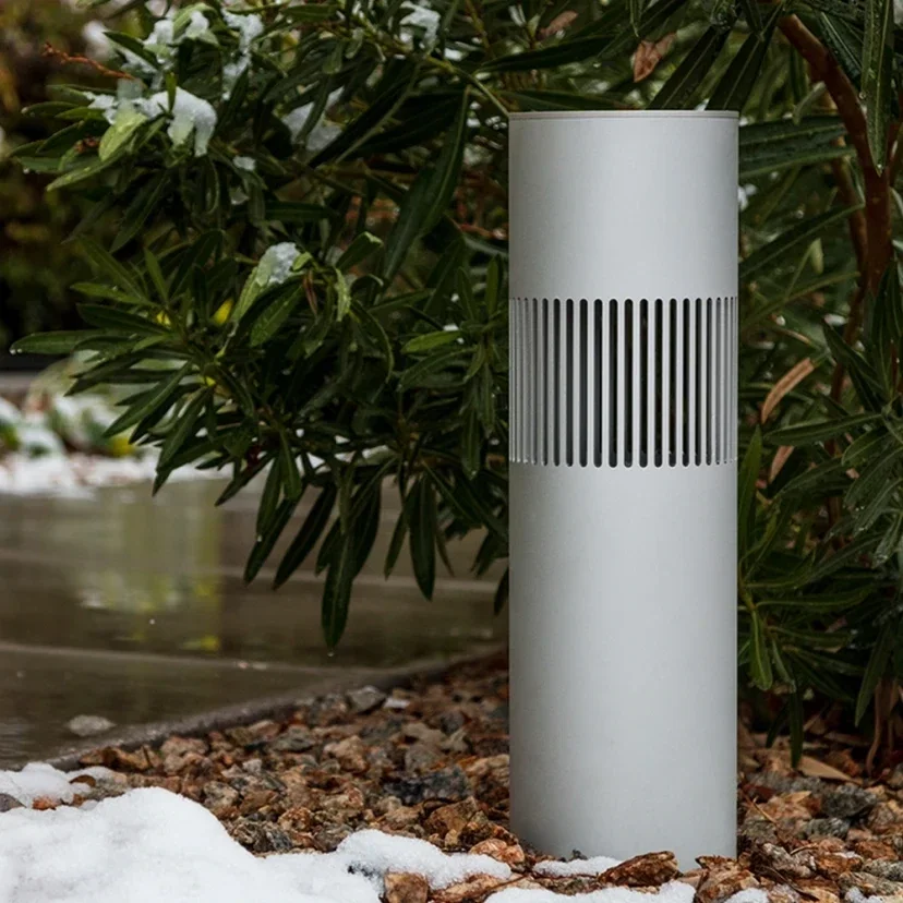 Beosound Bollard outdoor.webp
