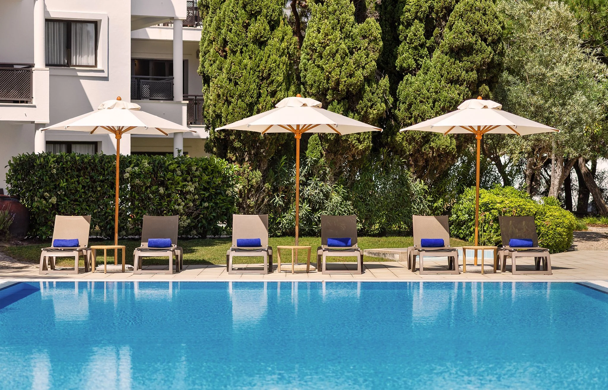 FAOPL_Clubhouse pool 002.jpg