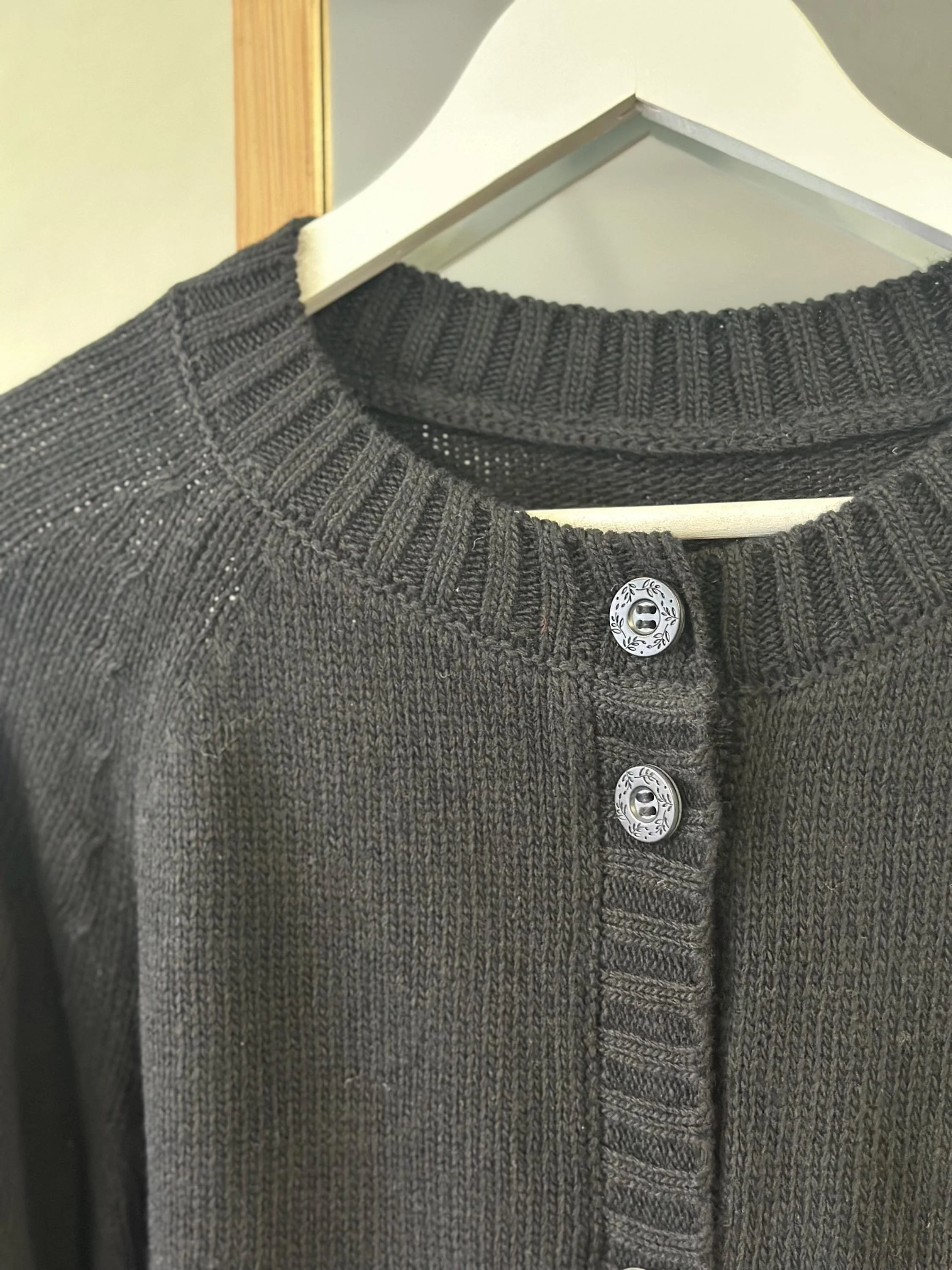 Black Merino Wool Cardigan | 100% Merino Wool Raglan Sweater | Minimalist Knitwear | Sustainable Handmade Women’s Cardigan - texture and material detail