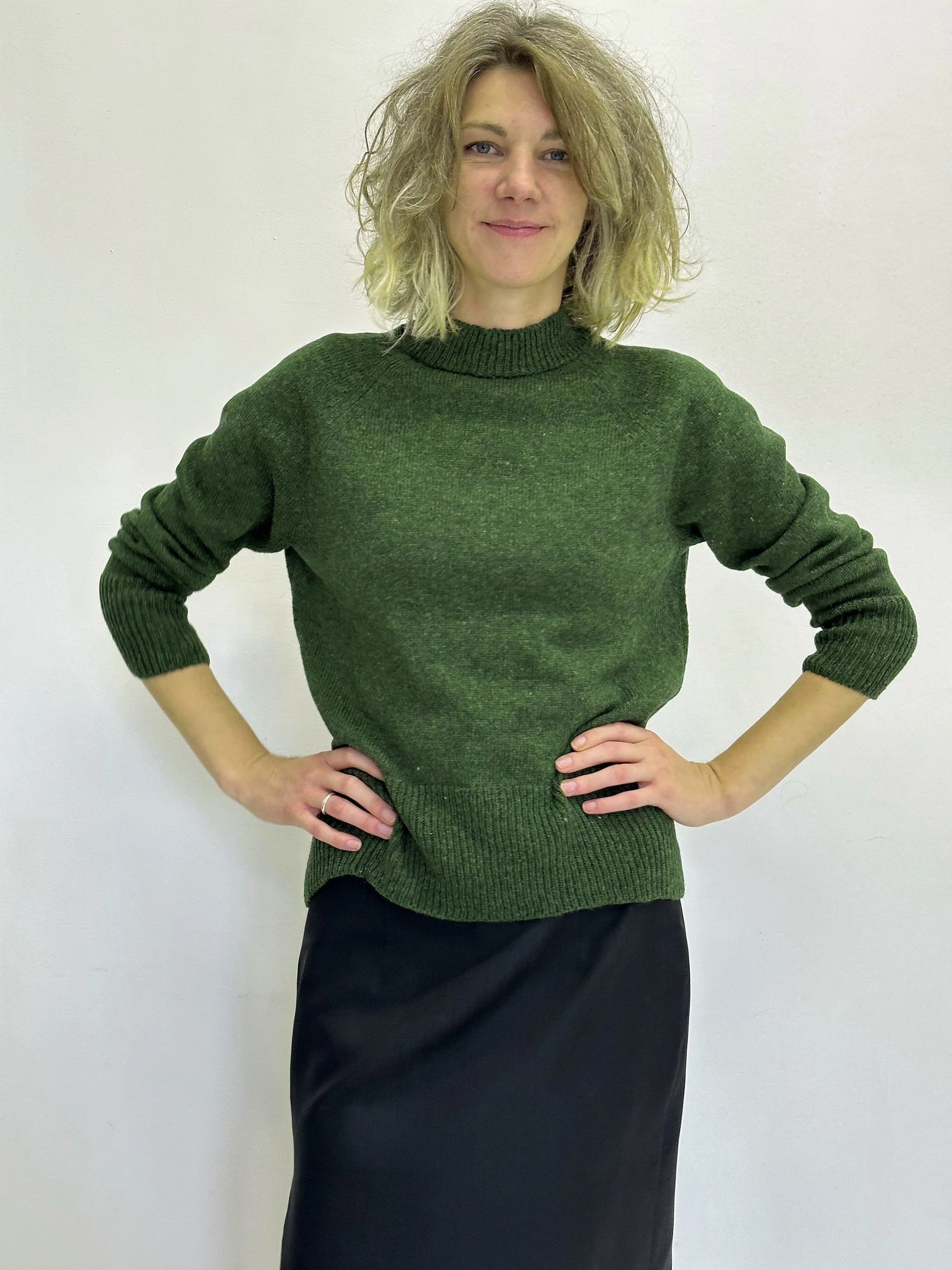 Lambswool Raglan Crew — Women’s Relaxed Jumper - 100% wool main view