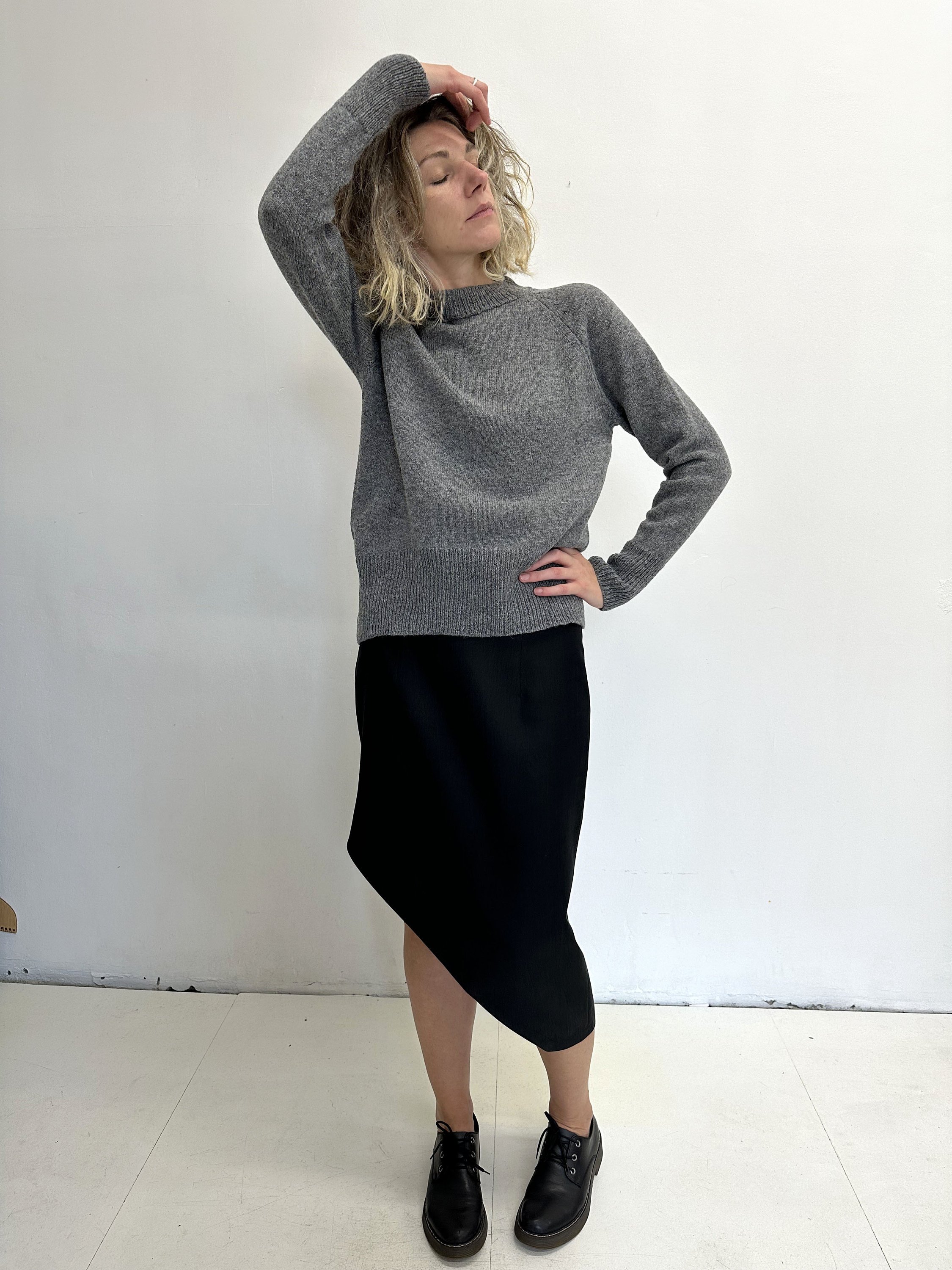 Lambswool Raglan Crew — Women’s Relaxed Jumper - additional view 2