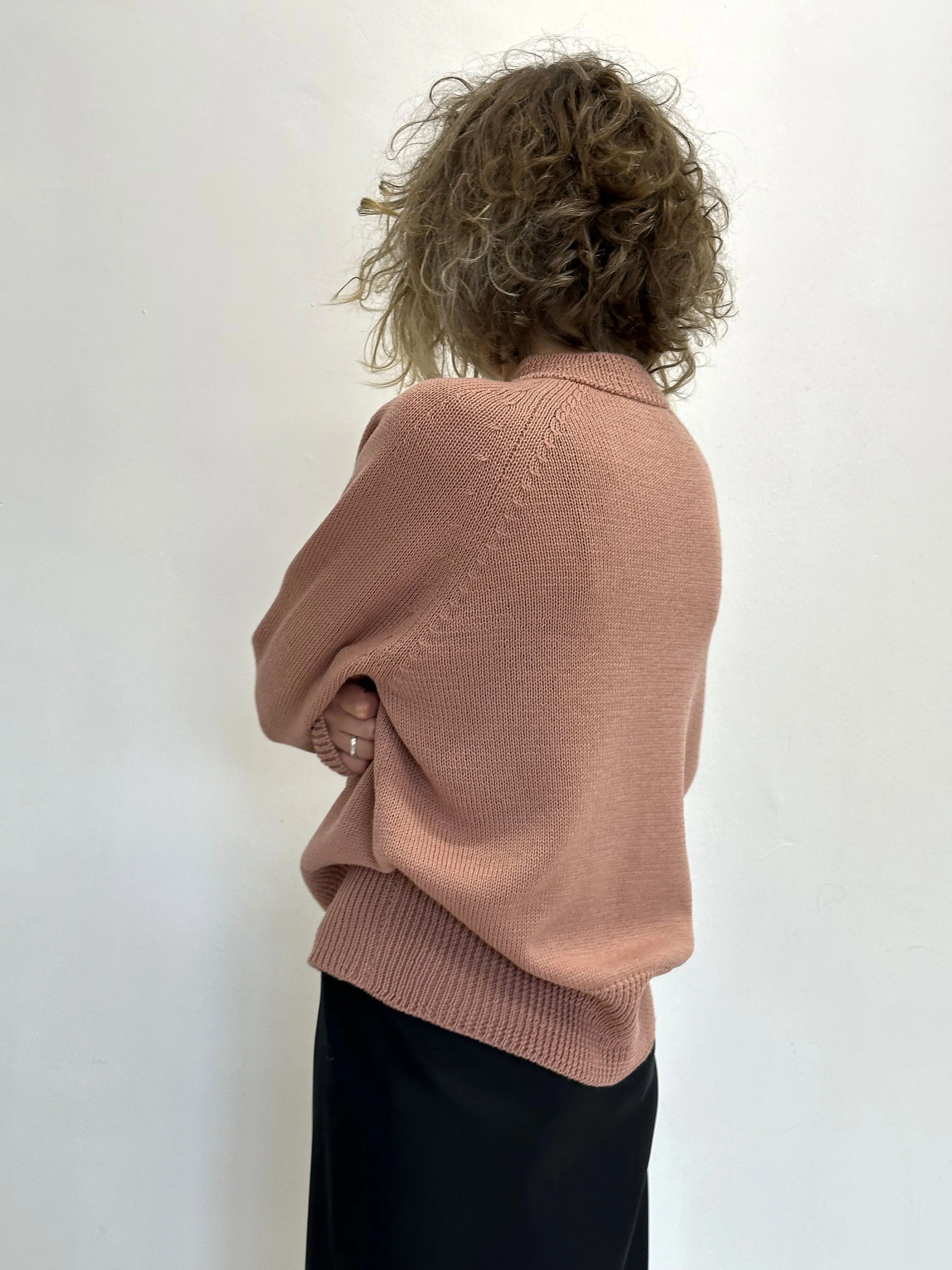 Hand-Knitted Merino Wool Raglan Sweater - Dusty Pink Oversized Jumper - back view detail