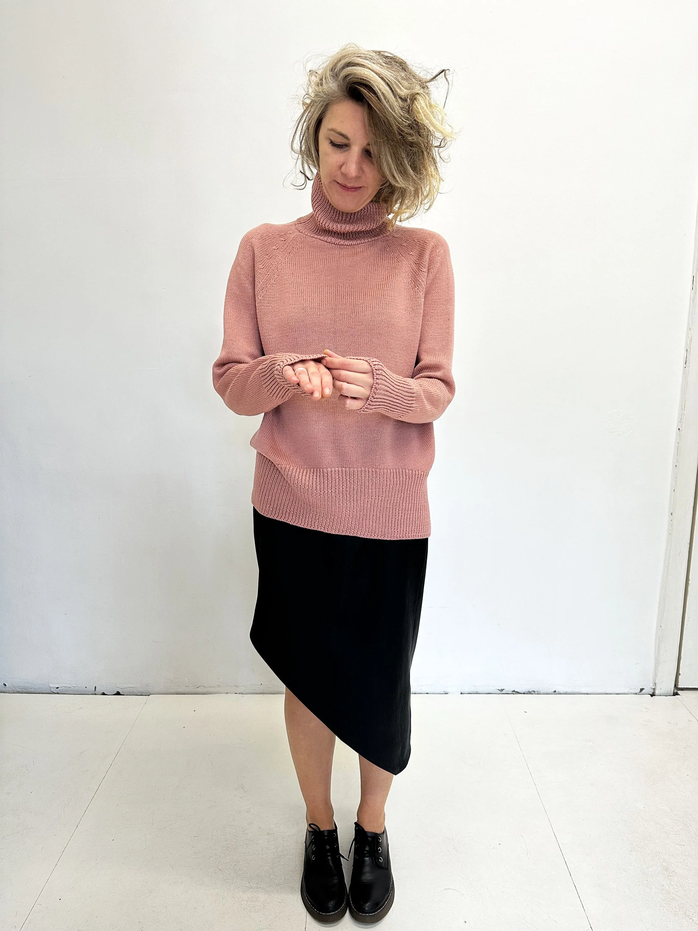 Oversized Merino Turtleneck — Dusty Pink Raglan - additional view 1