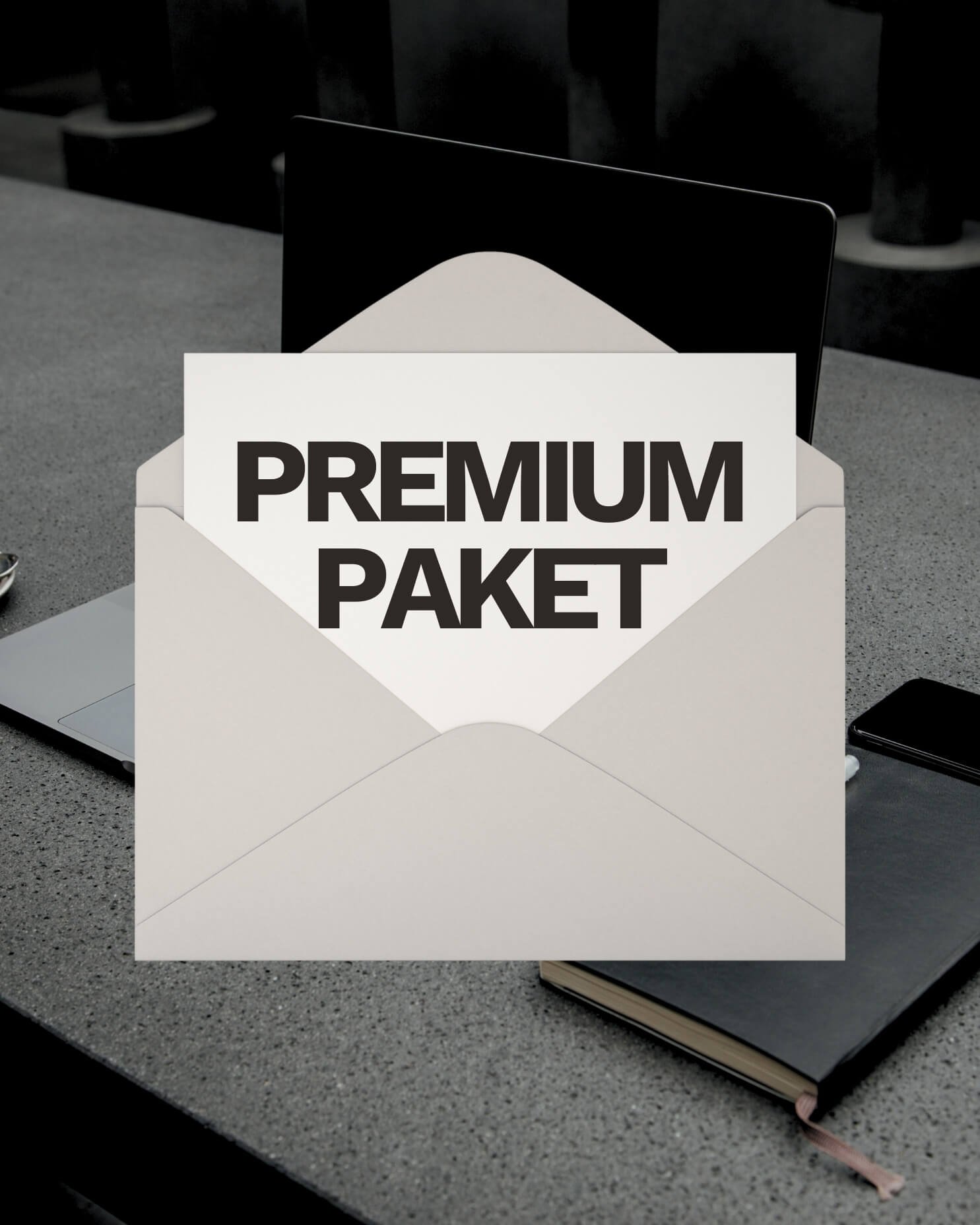 Exklusives Squarespace Premium-Paket für umfassendes Webdesign auf einem Bürotisch | Sitewise Webdesign | Frankfurt am Main
