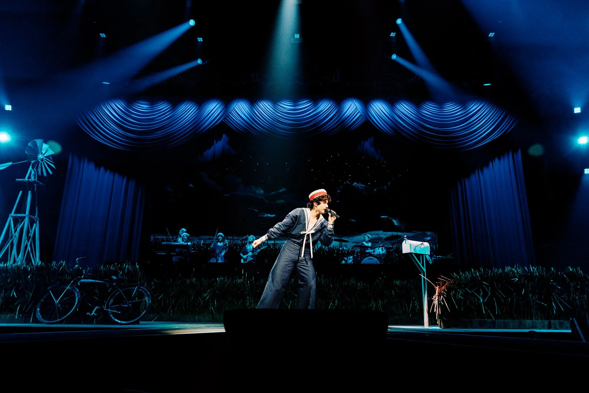 260929-conan_gray-kindravision-resize-22.jpg