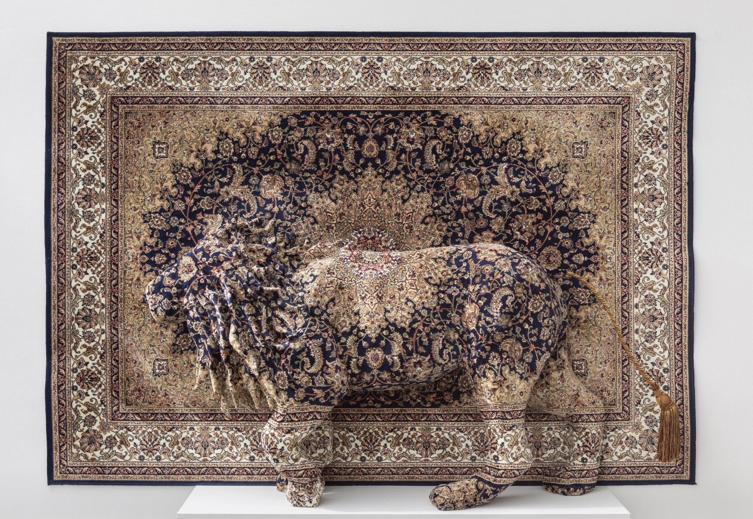  Blue Lion  
230 × 160 × 38cm 
Carpet and mixed media 
2023 (private collection, USA)
