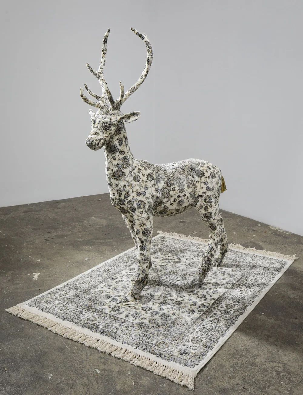  Standing Stag  
170 × 120 × 150cm 
Carpet and mixed media 
2023 (private collection)
