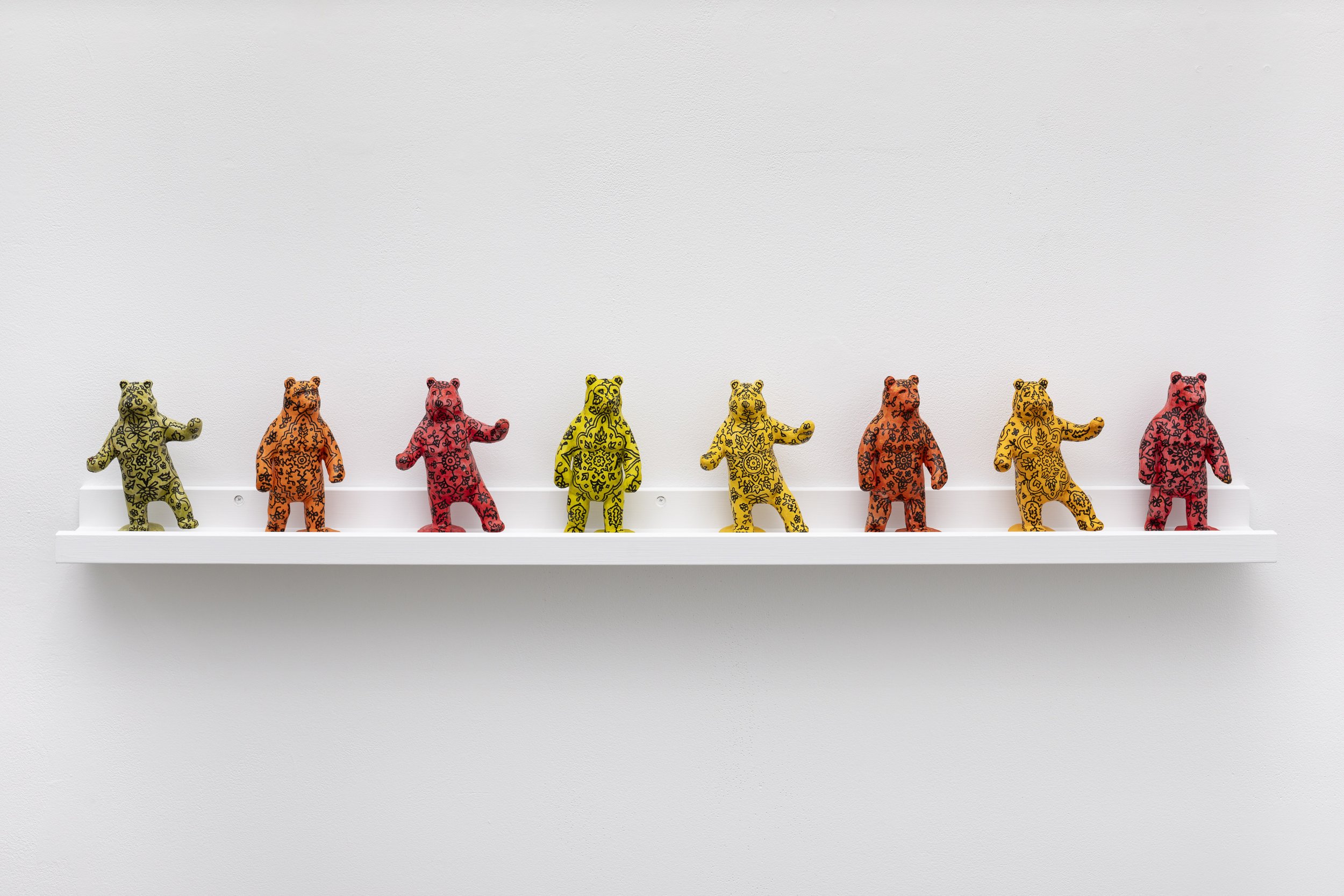  Small Bears  
15 × 11 × 6cm 
Jesmonite and pigment hand-drawn pattern, 
2024  