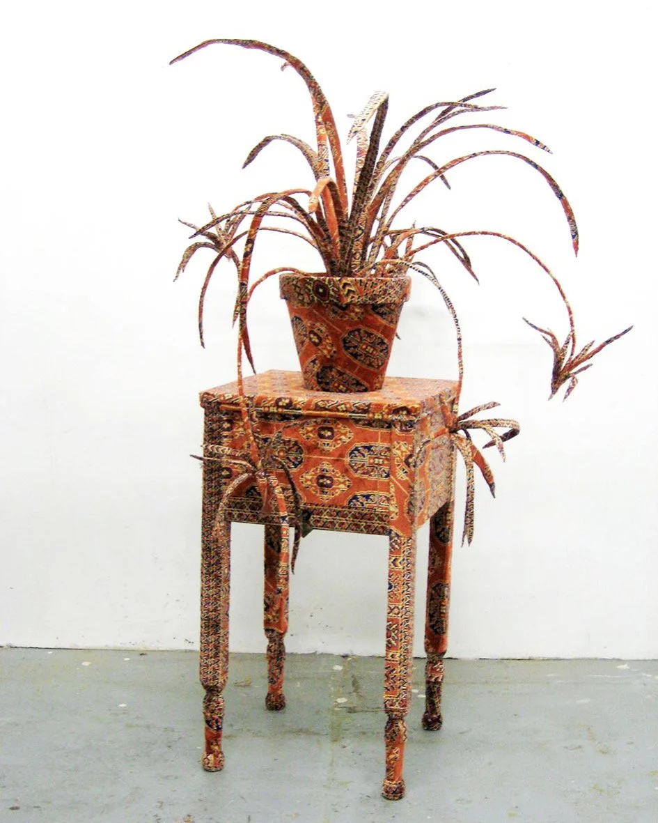  Spider  
120x 80 x 73cm 
Carpet, table and mixed media 
2008 (private collection)