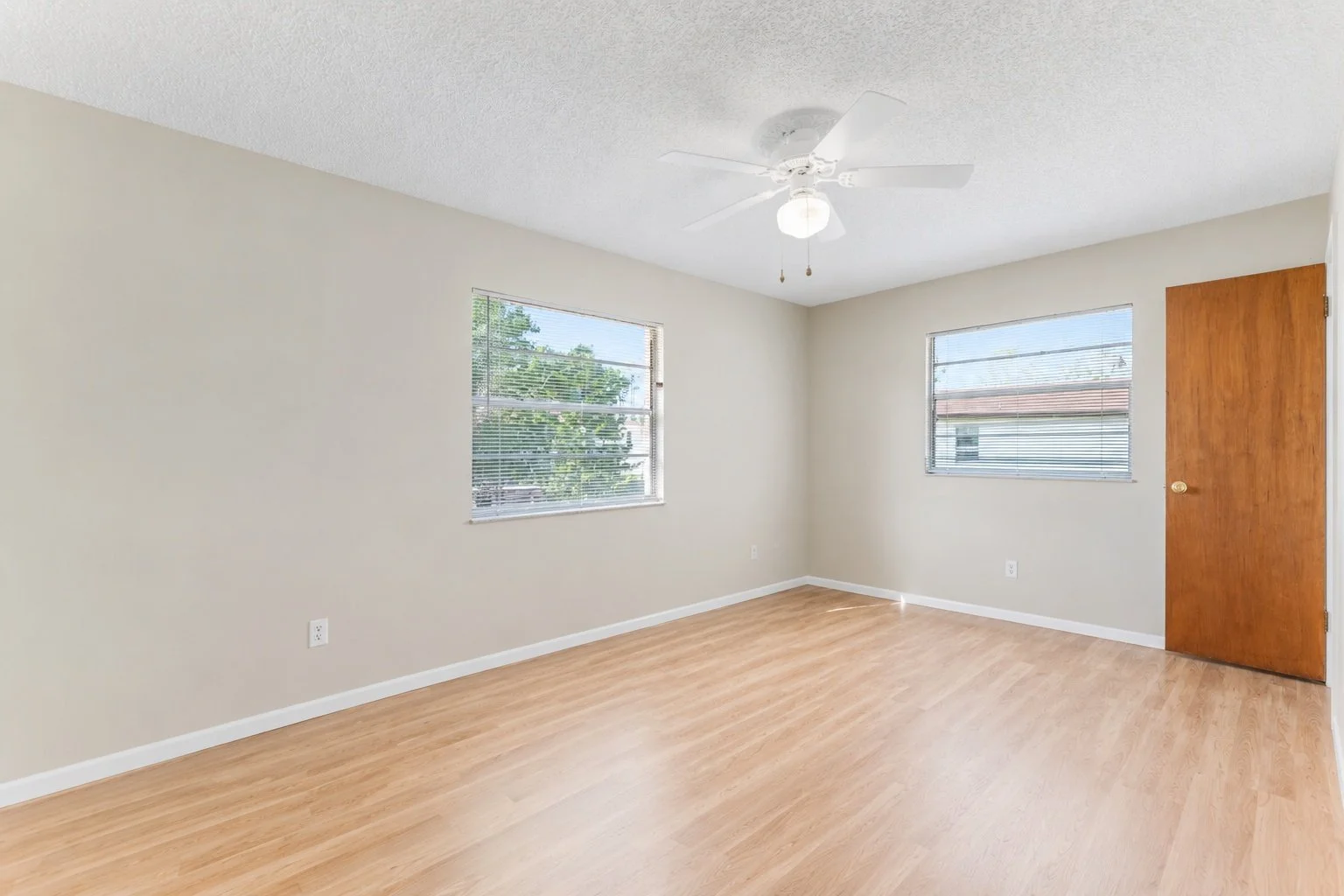 1106-blueberry-drive-port-orange-fl-primary-bedroom-listed-by-michelle-cecchini.jpg