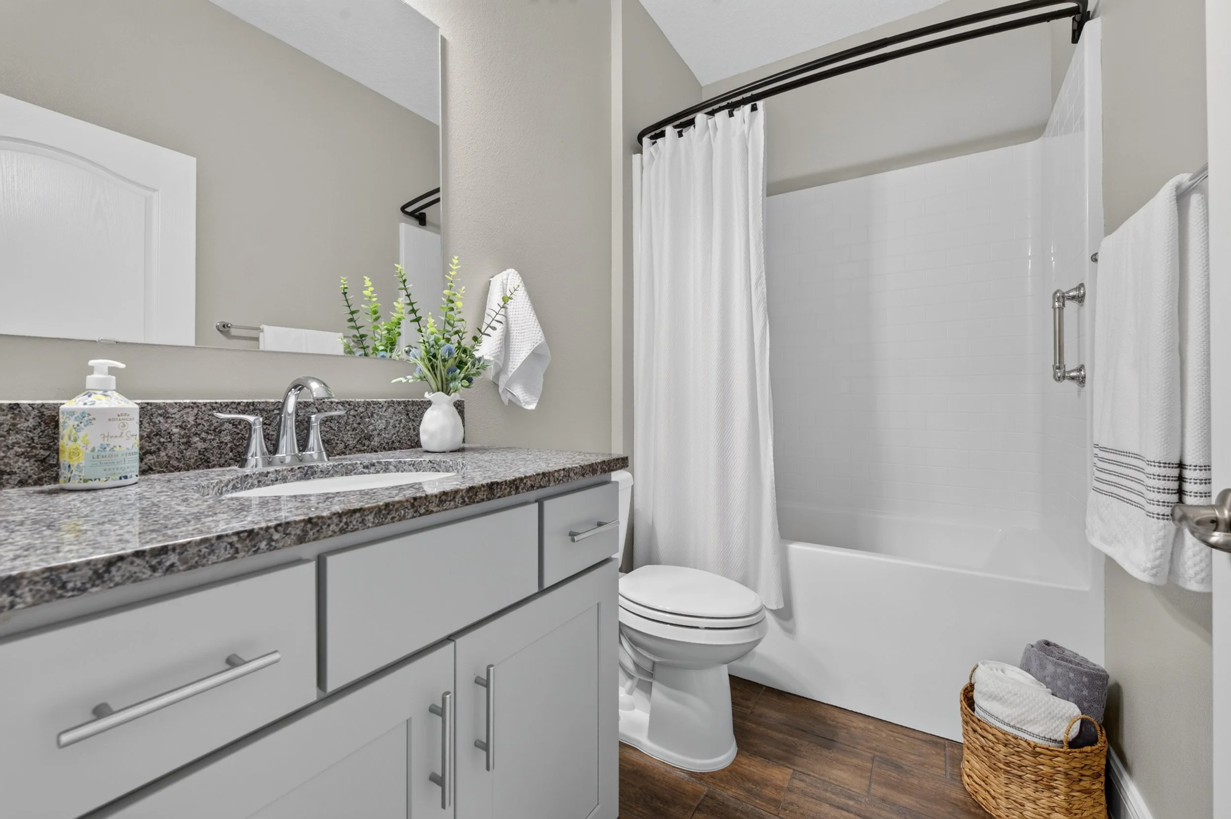 Second bathroom 