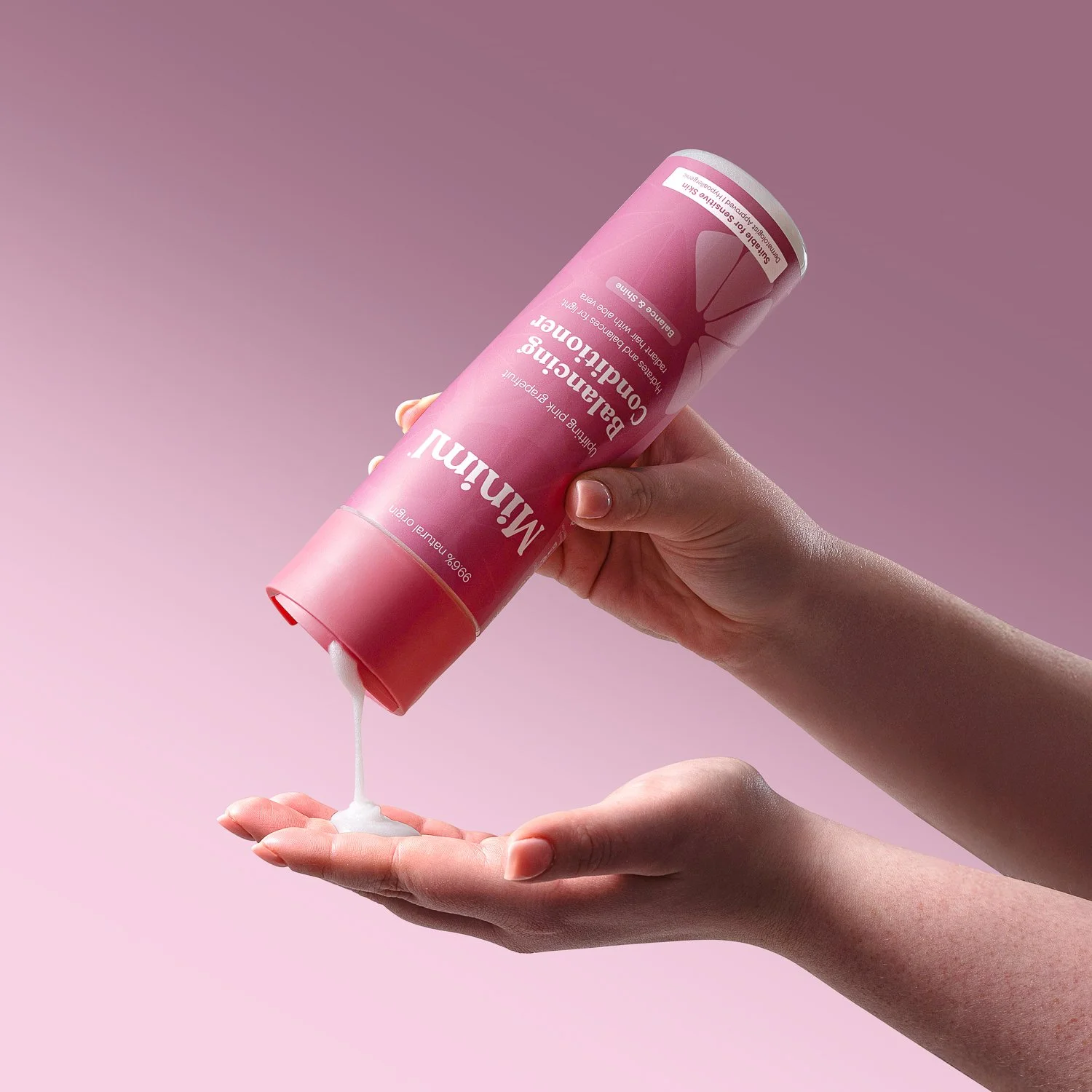 Miniml_Conditioner_PinkGrapefruit_01_Social_1x1.jpg