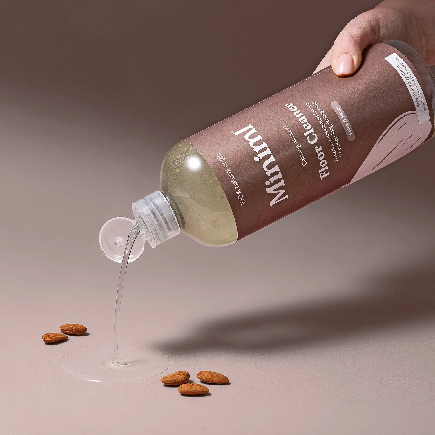 Miniml_FloorCleaner_Almond_01_Social_1x1.jpg