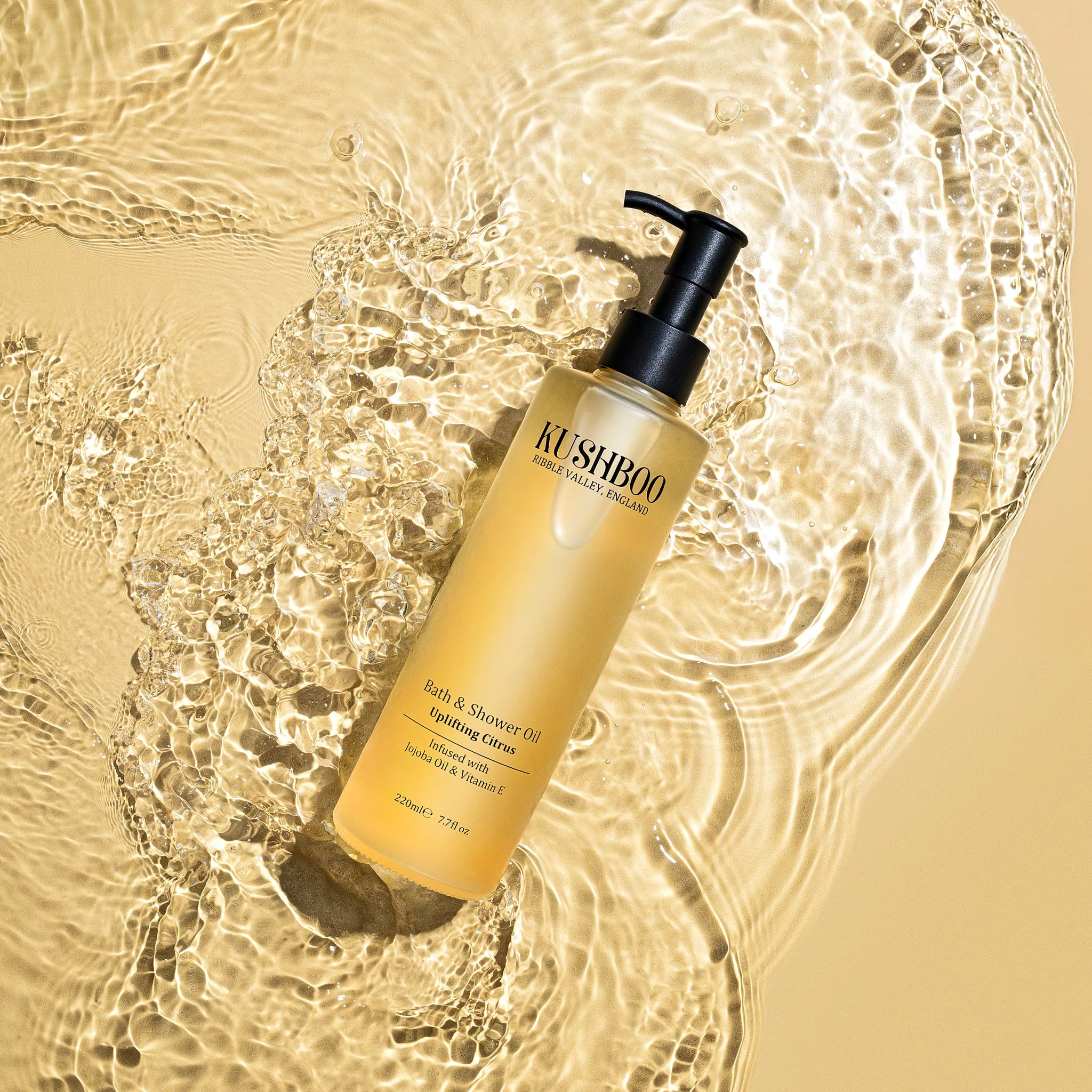 Kushboo_ShowerOil_Citrus_Hero_01_Social_1x1.jpg