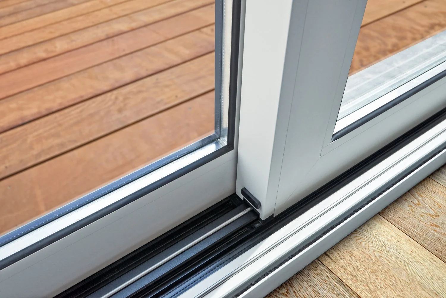 Fix Wind Failures in Tasmanian Sliding Doors: Seals, Alignment, or Replace?