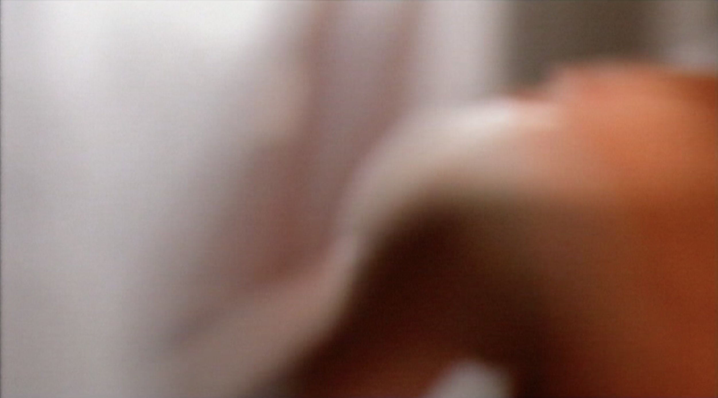 Moment orange shoulder .jpg