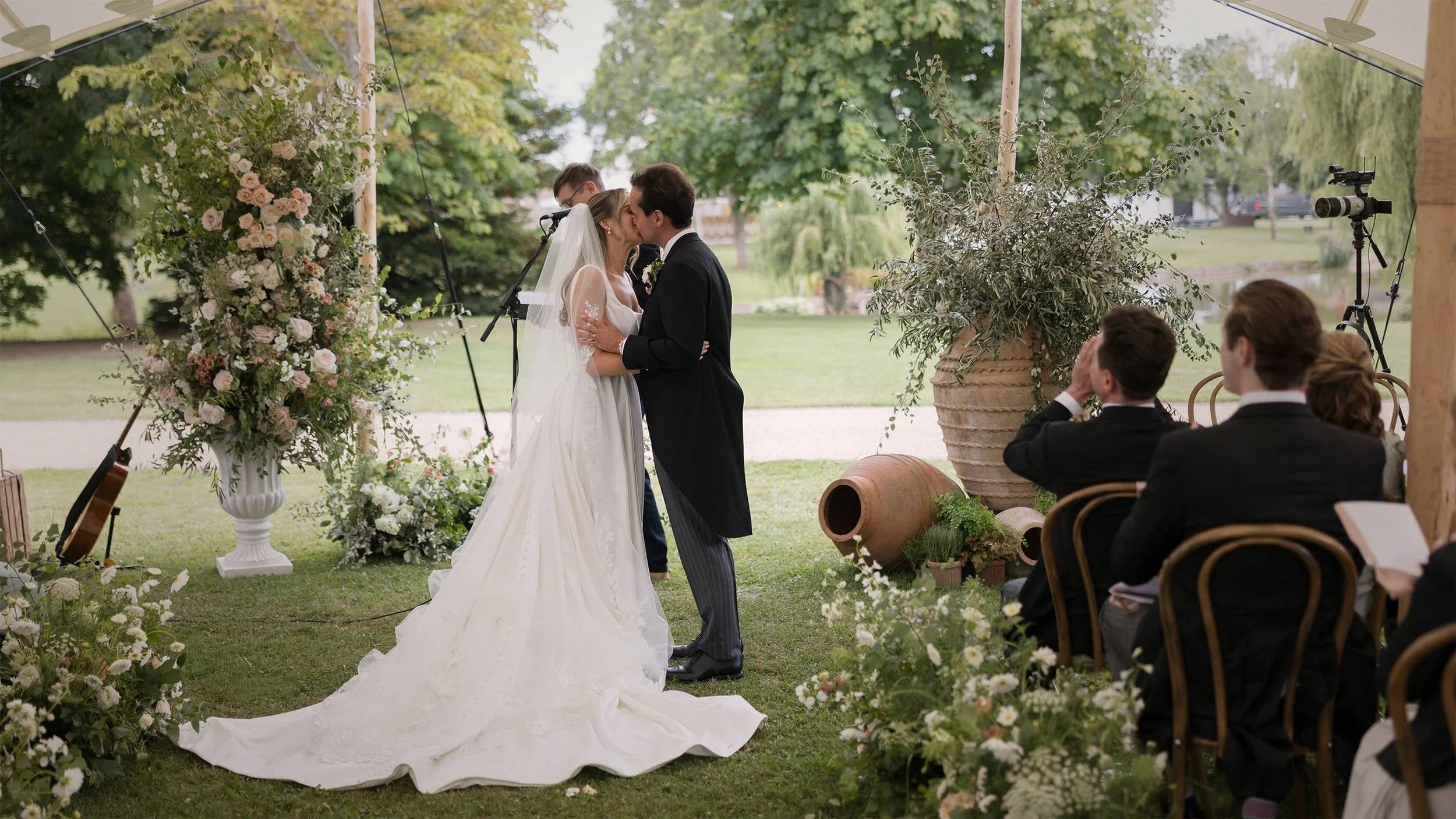  Wild & Refined Luxury Wedding  Flowers 
 Award winning floral design studio 