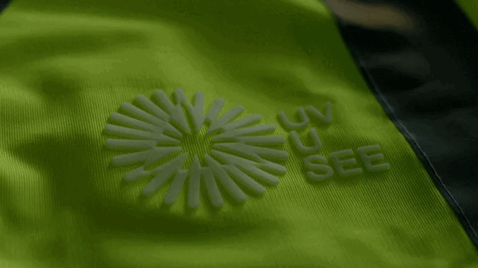 gilet-chantier-uv-u-see-danger-soleil-melanome-4-ezgif.com-webp-to-gif-converter.gif