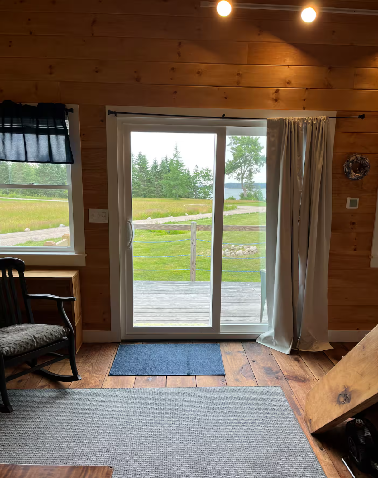 Loft bedroom with twin beds in family friendly chalet near Acadia