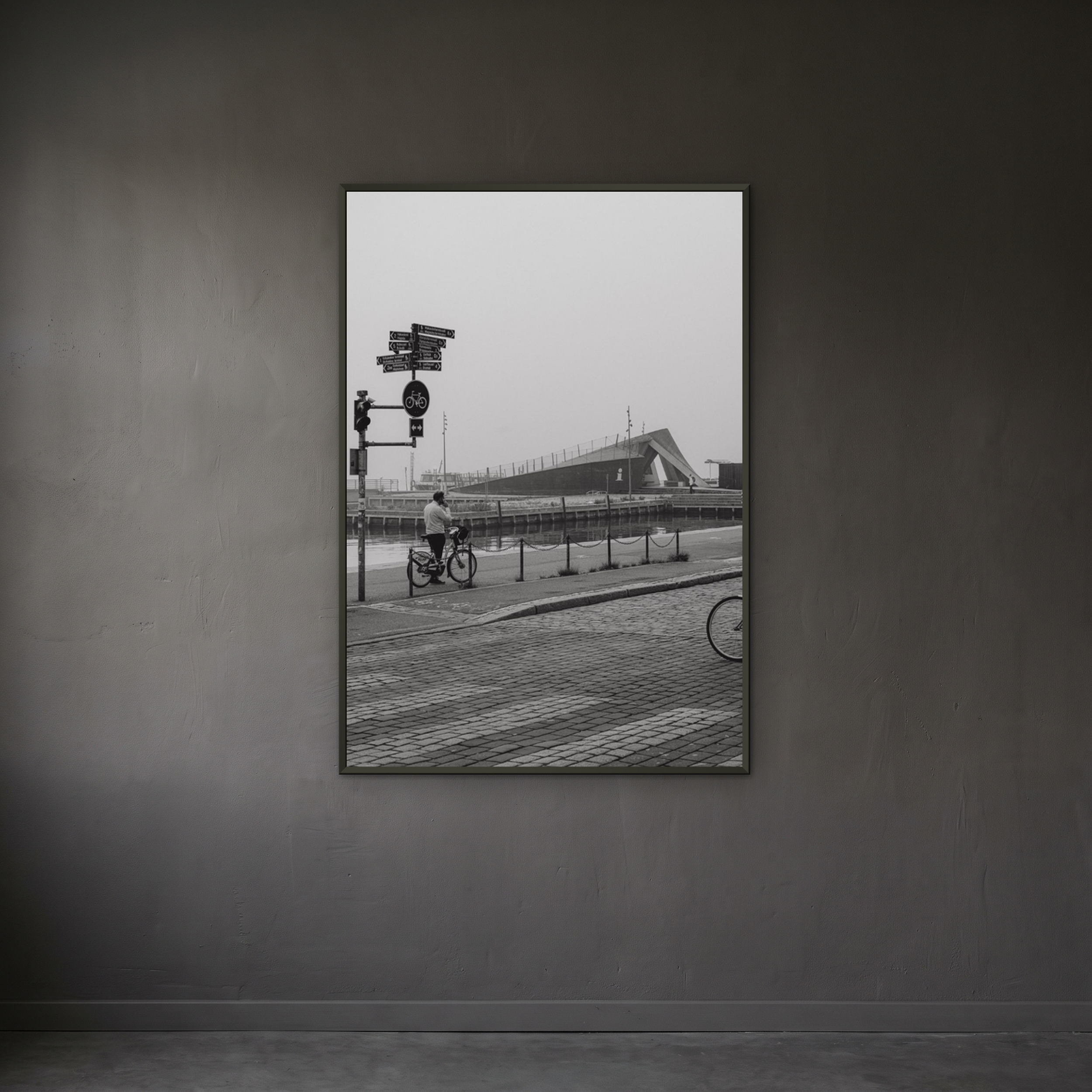 stillhouse_pointsofdirection_70x100_framed.png